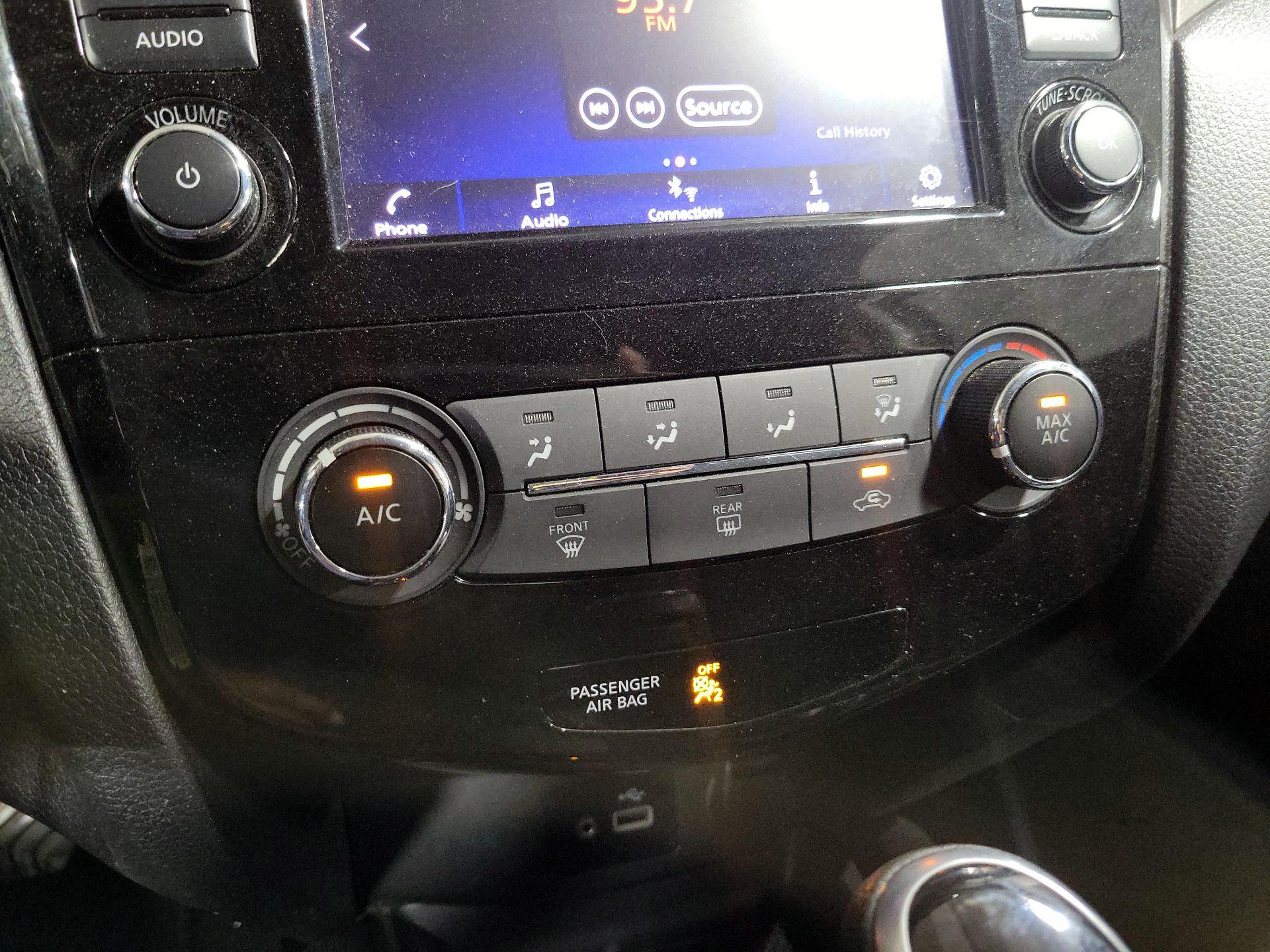 Thumbnail: 2019 Nissan Rogue Sport - 16