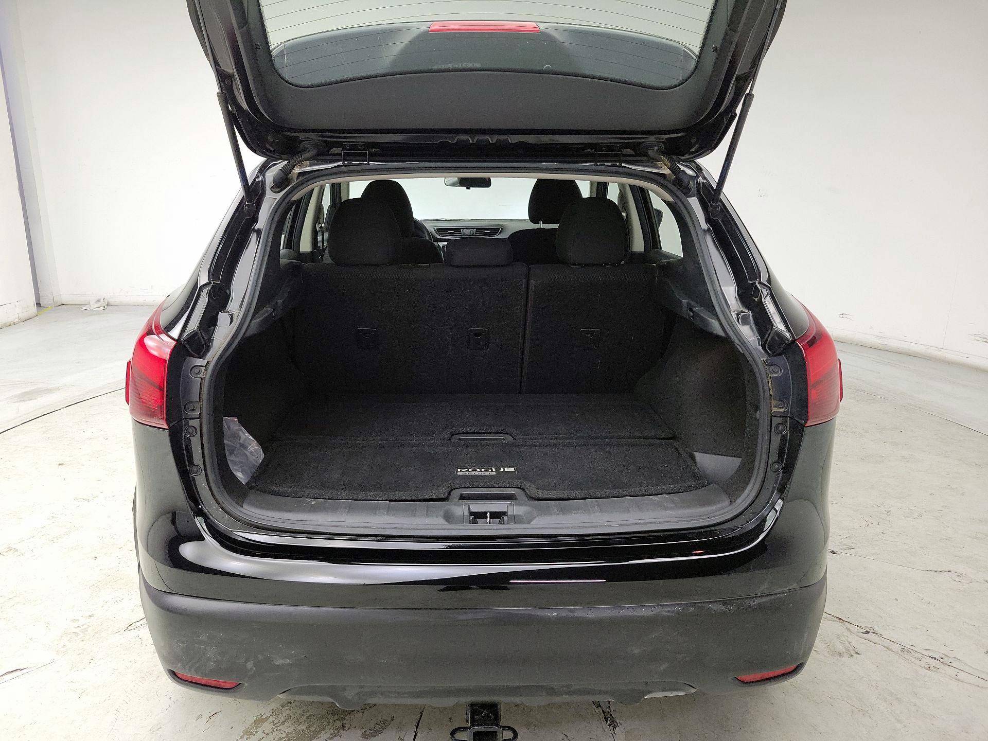 Thumbnail: 2019 Nissan Rogue Sport - 20