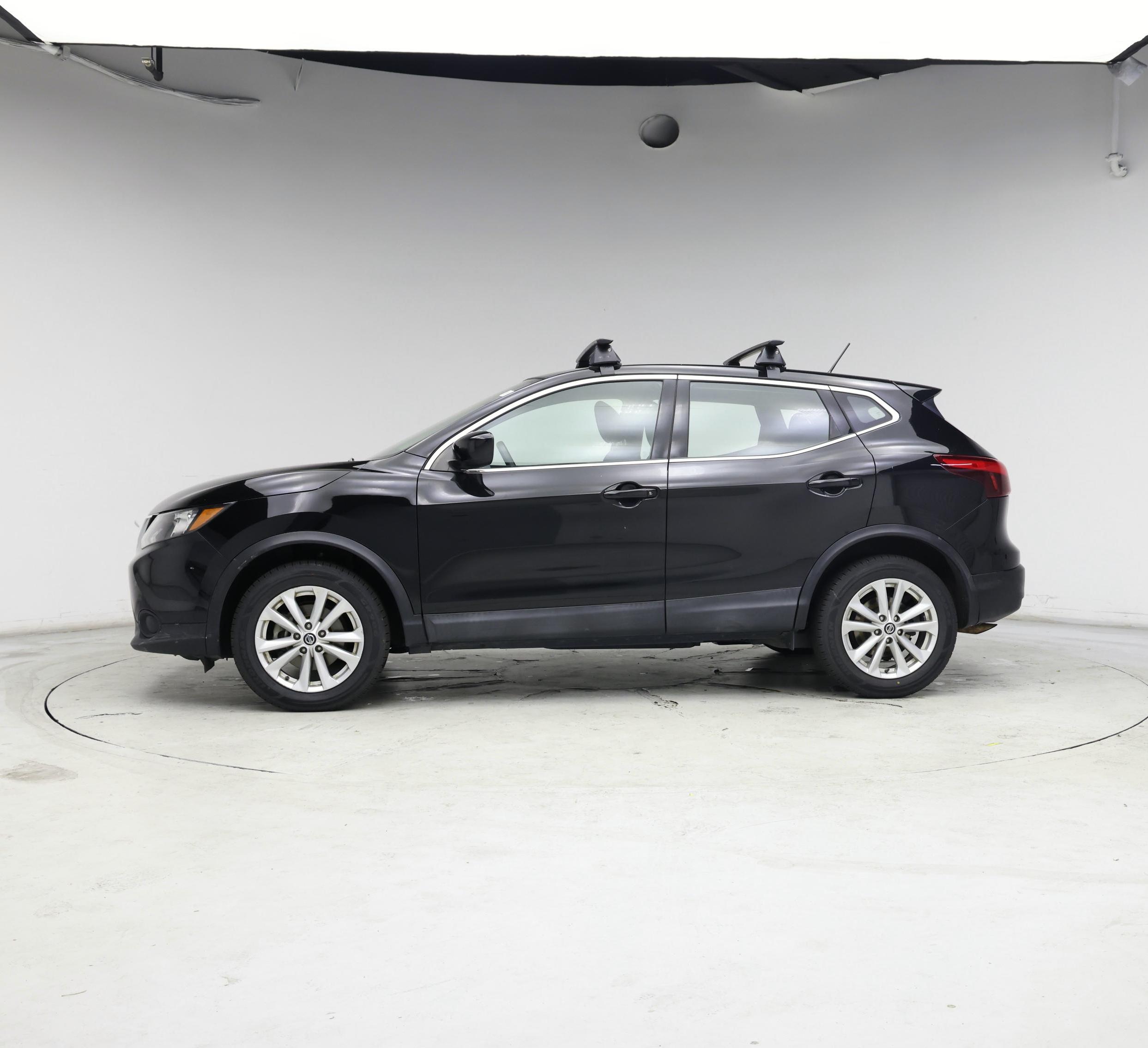 Thumbnail: 2019 Nissan Rogue Sport - 3