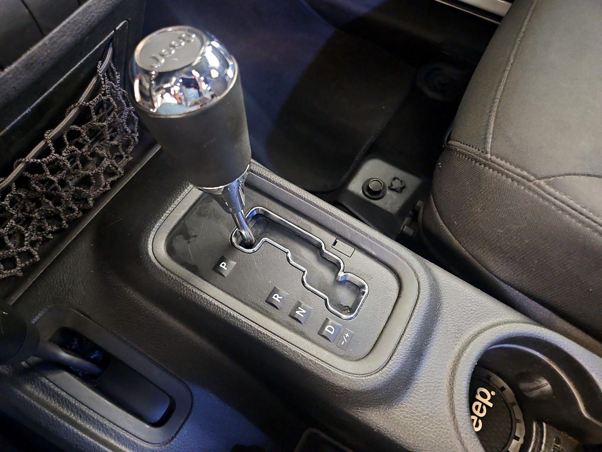 Thumbnail: 2017 Jeep Wrangler - 16