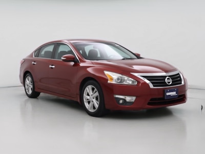Red 2015 Nissan Altima SL