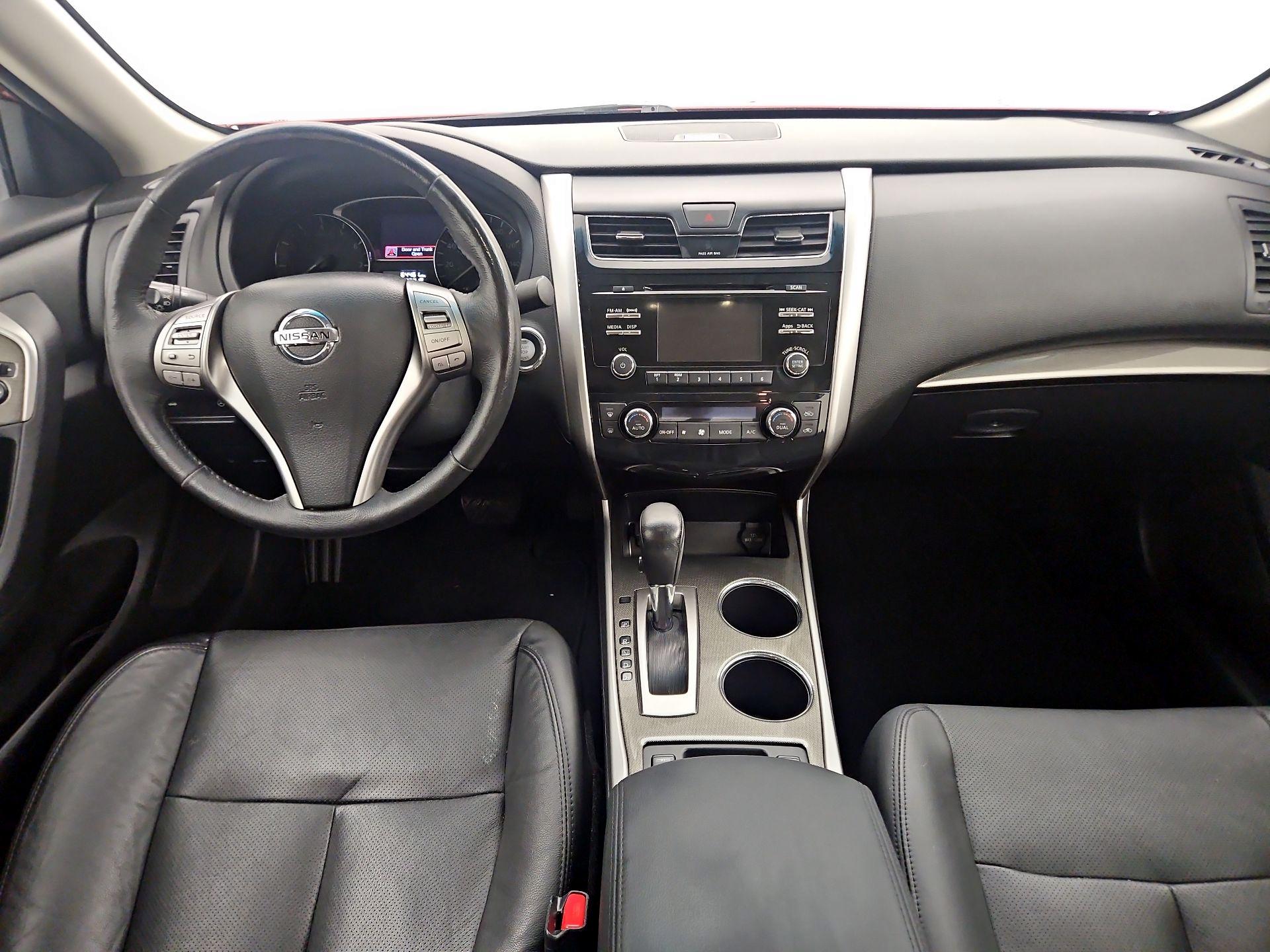 Thumbnail: 2015 Nissan Altima - 9