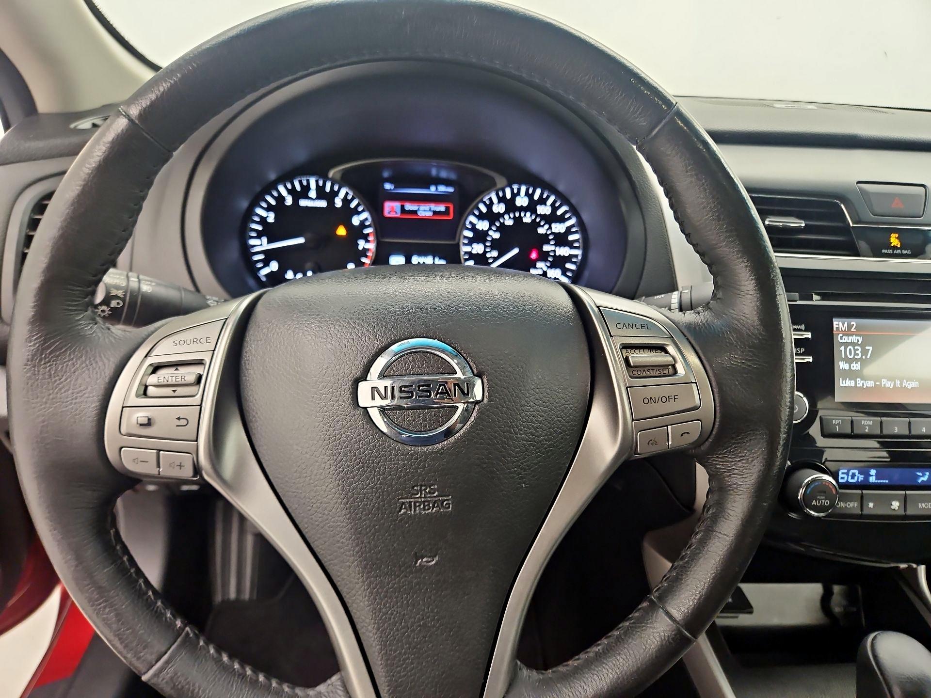 Thumbnail: 2015 Nissan Altima - 10