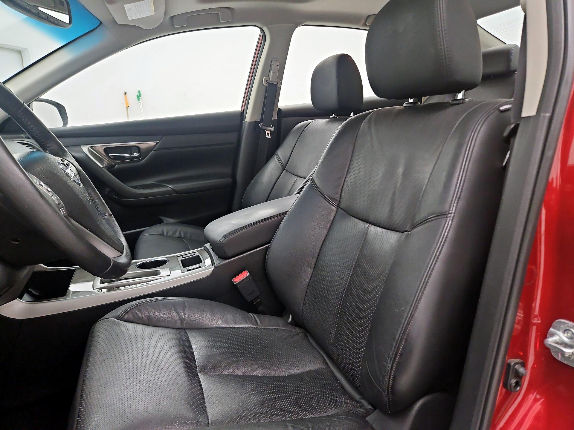 Thumbnail: 2015 Nissan Altima - 11