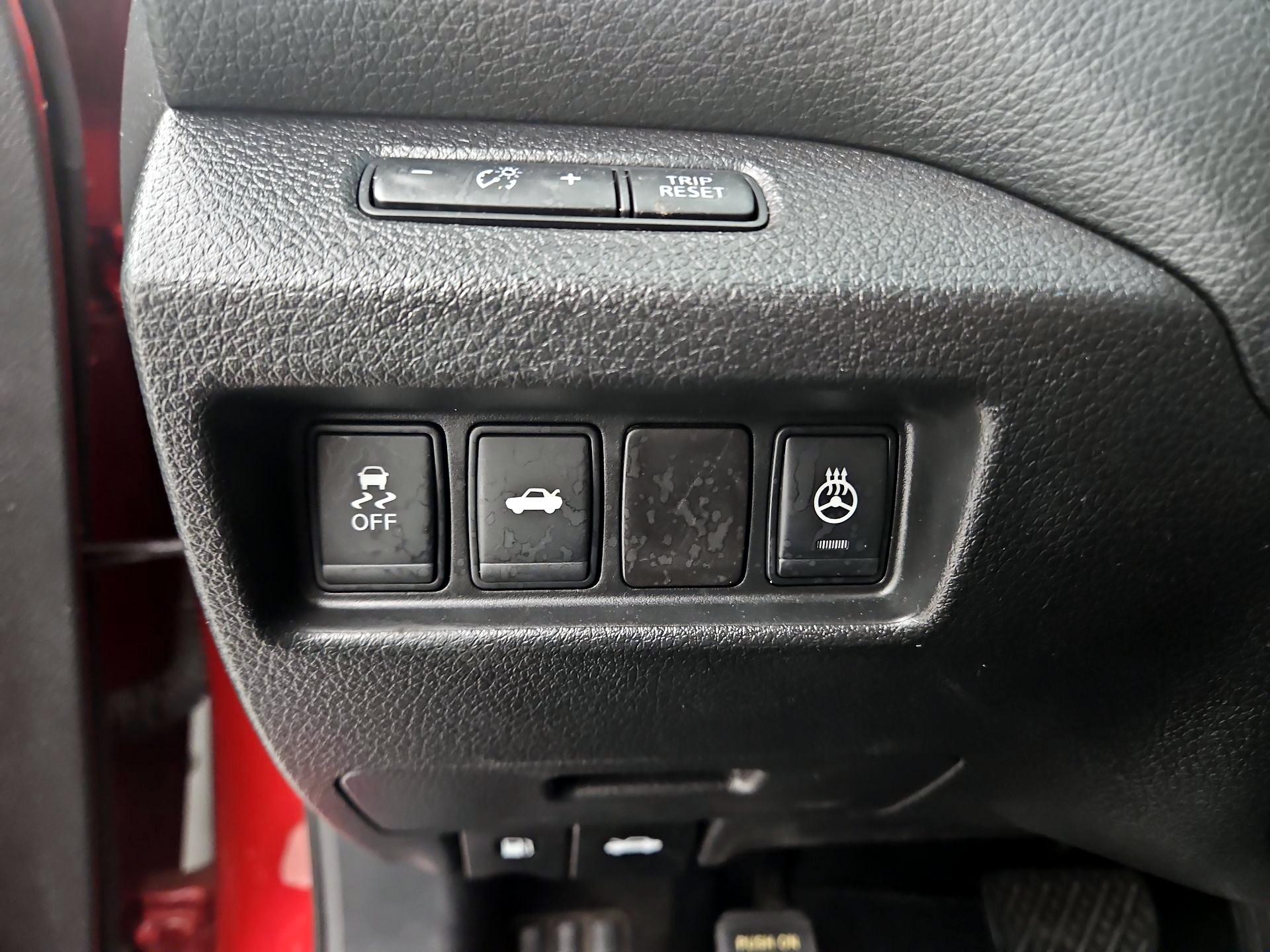 Thumbnail: 2015 Nissan Altima - 13