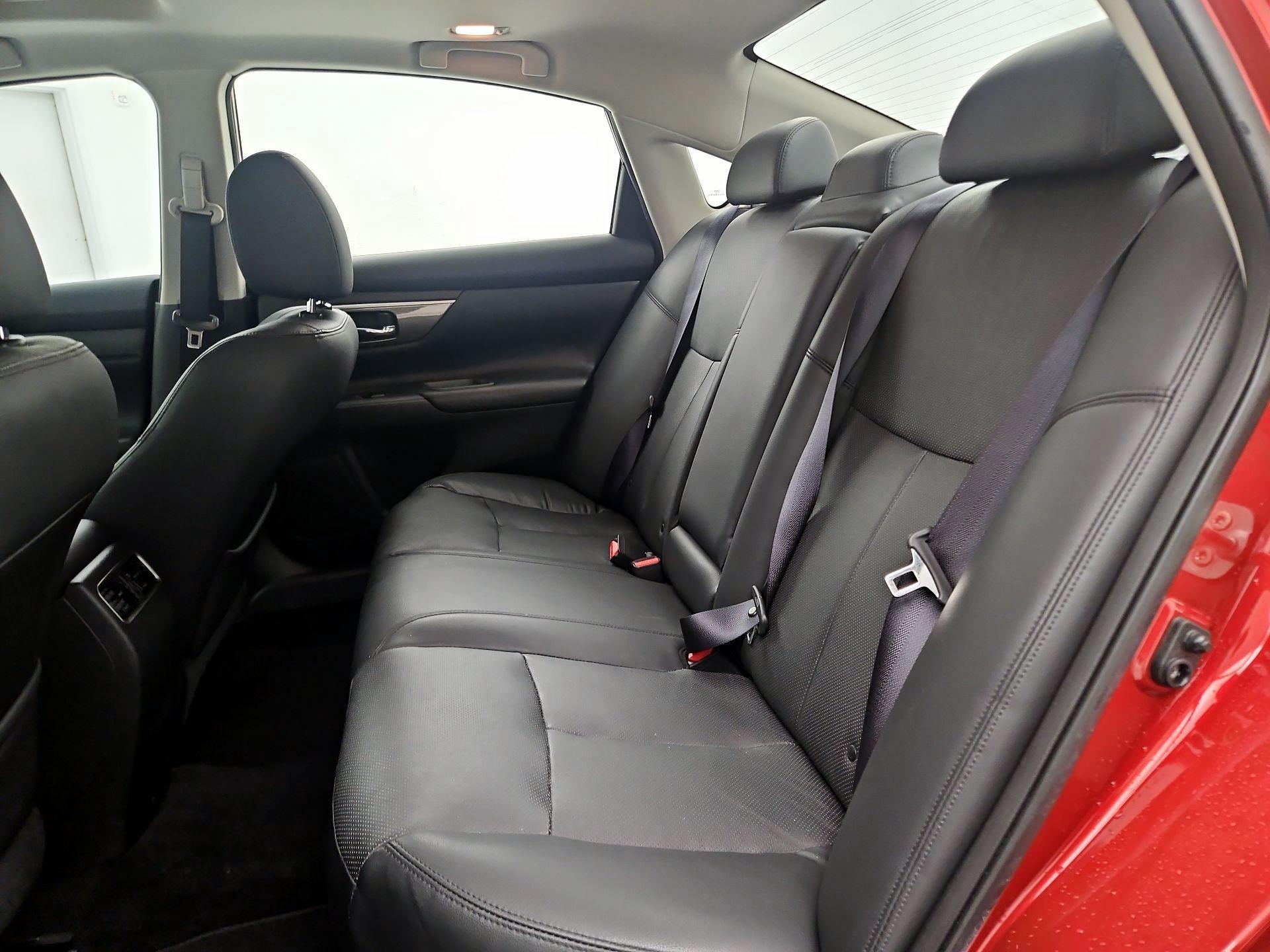 Thumbnail: 2015 Nissan Altima - 20