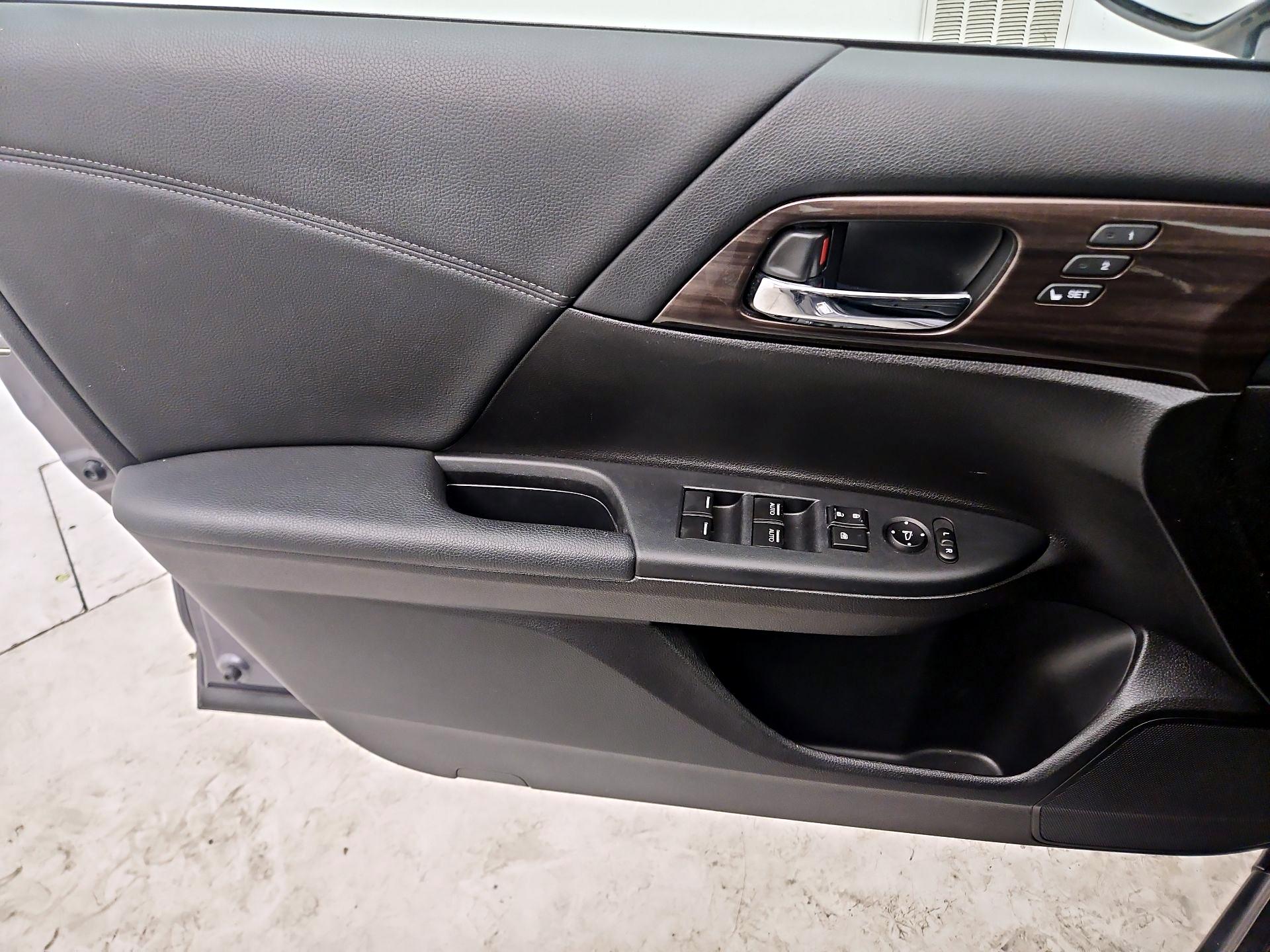 Thumbnail: 2017 Honda Accord - 12