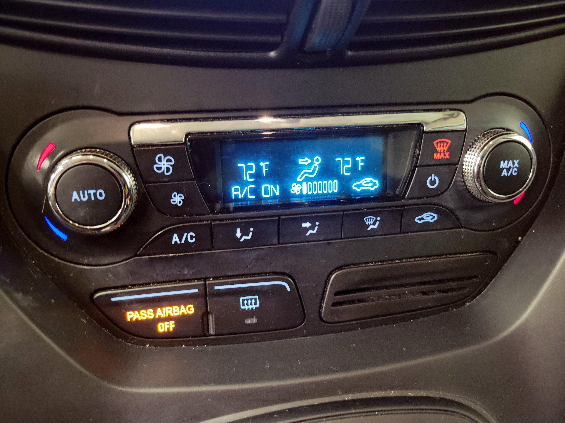 Thumbnail: 2016 Ford Escape - 16