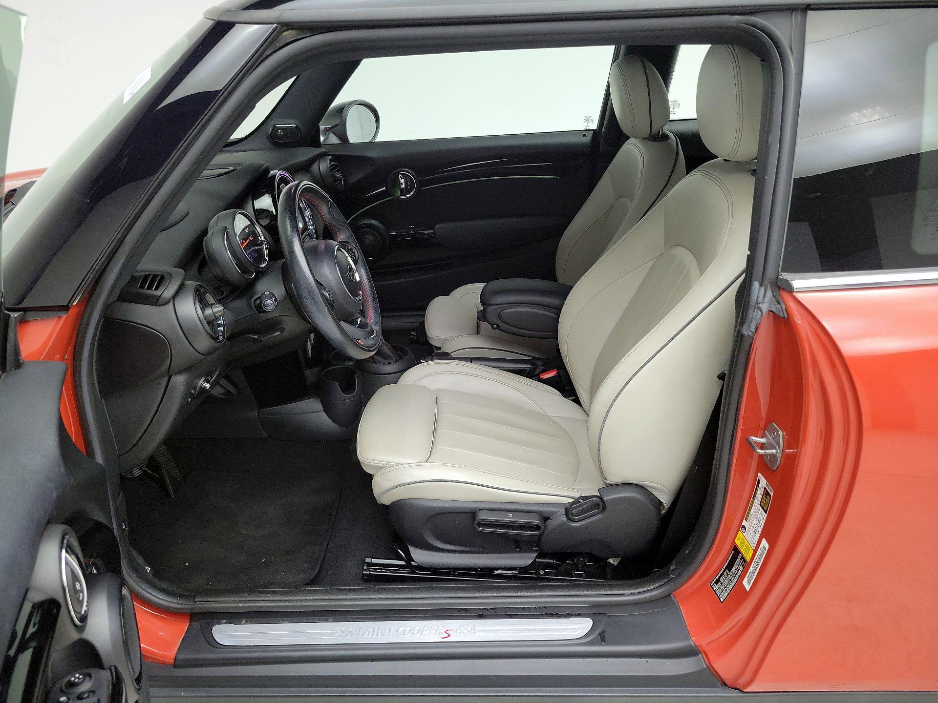 Thumbnail: 2019 MINI Cooper Hardtop - 11
