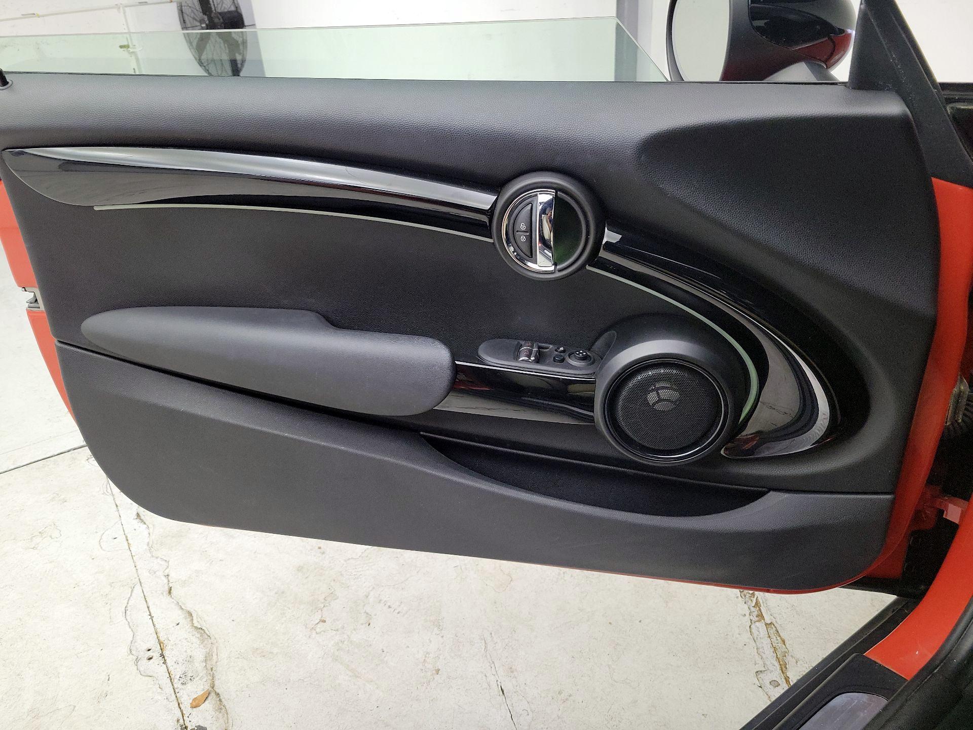 Thumbnail: 2019 MINI Cooper Hardtop - 12