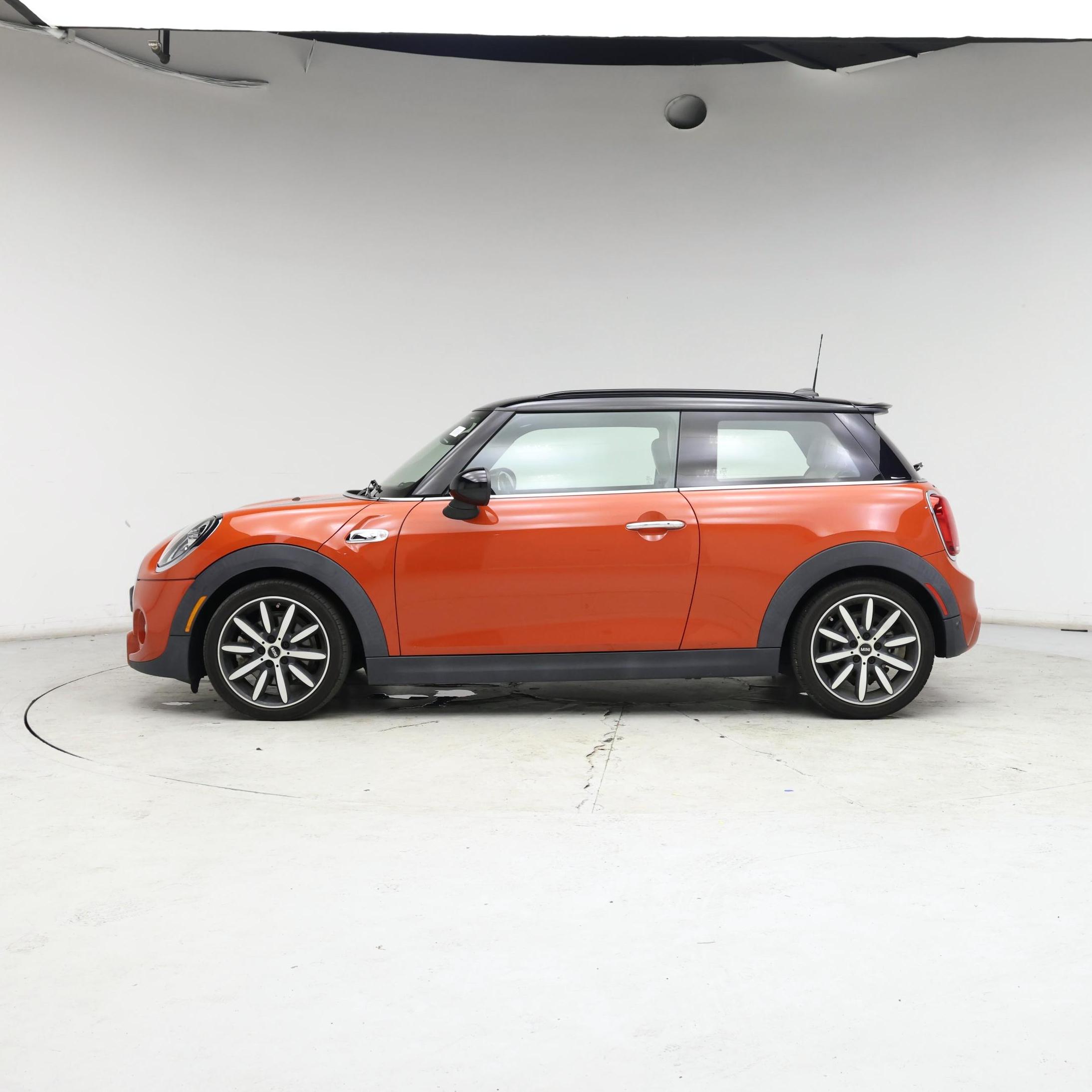 Thumbnail: 2019 MINI Cooper Hardtop - 3