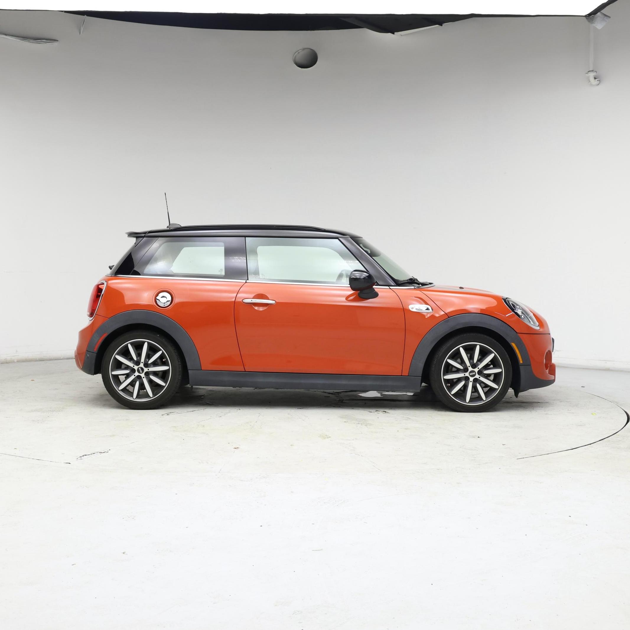 Thumbnail: 2019 MINI Cooper Hardtop - 7