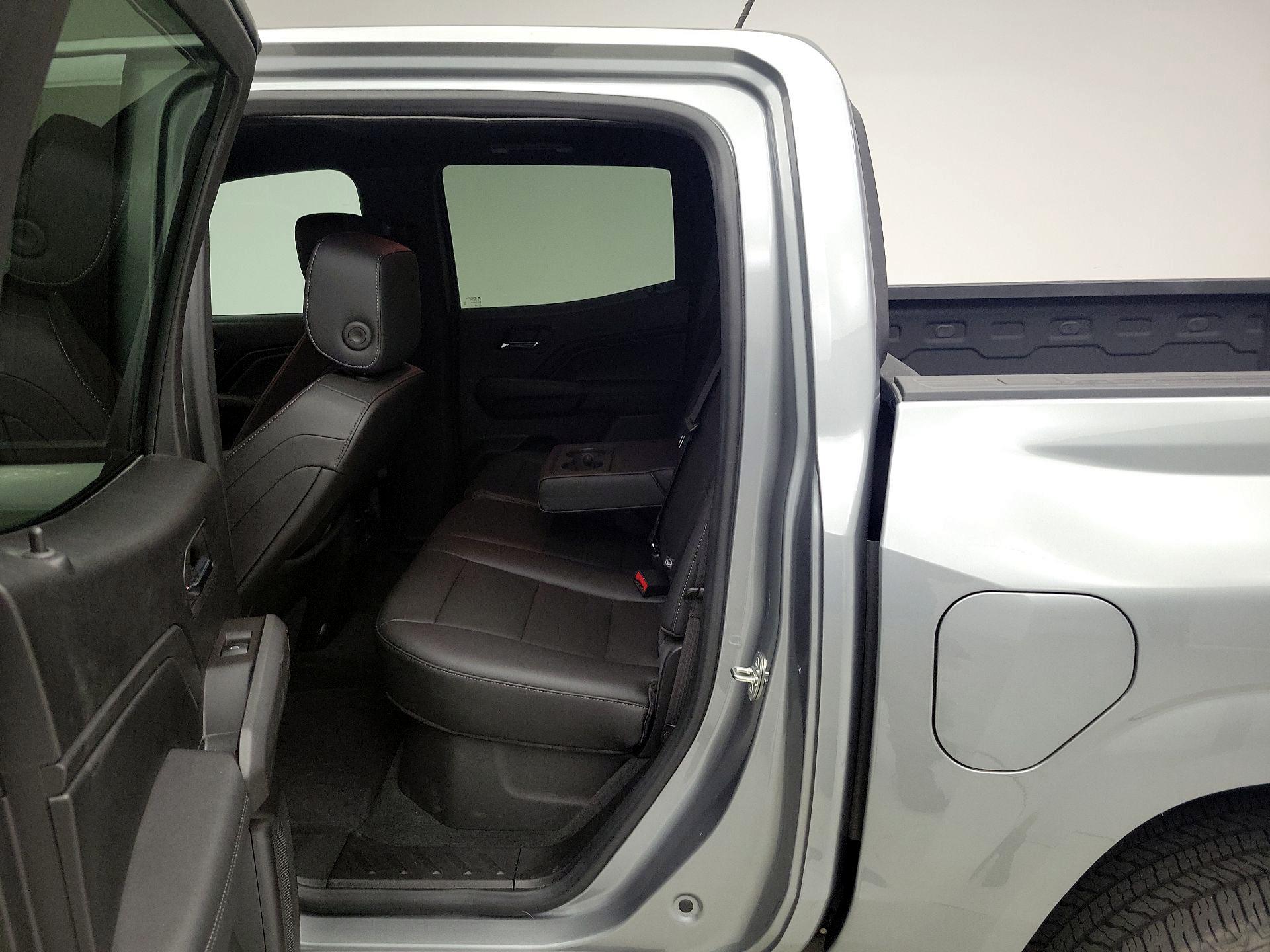 Thumbnail: 2023 Chevrolet Colorado - 20