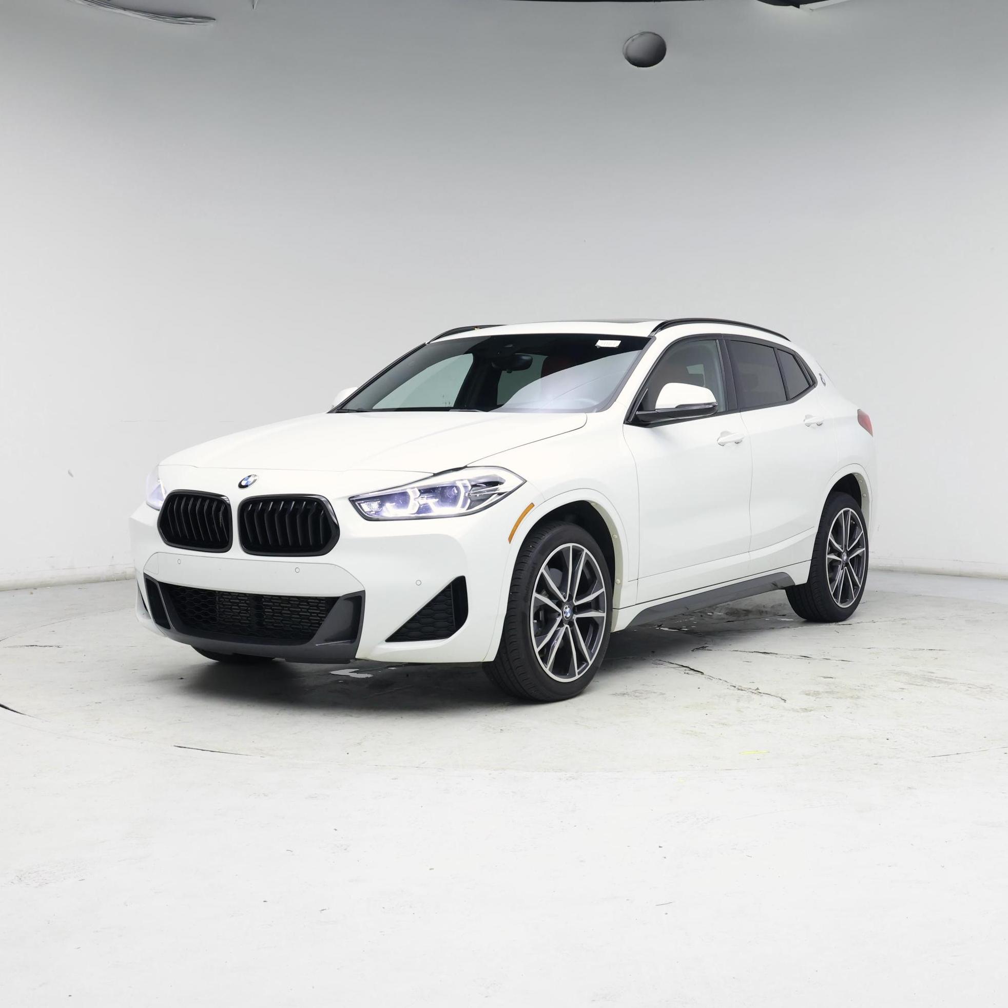 Thumbnail: 2023 BMW X2 - 4