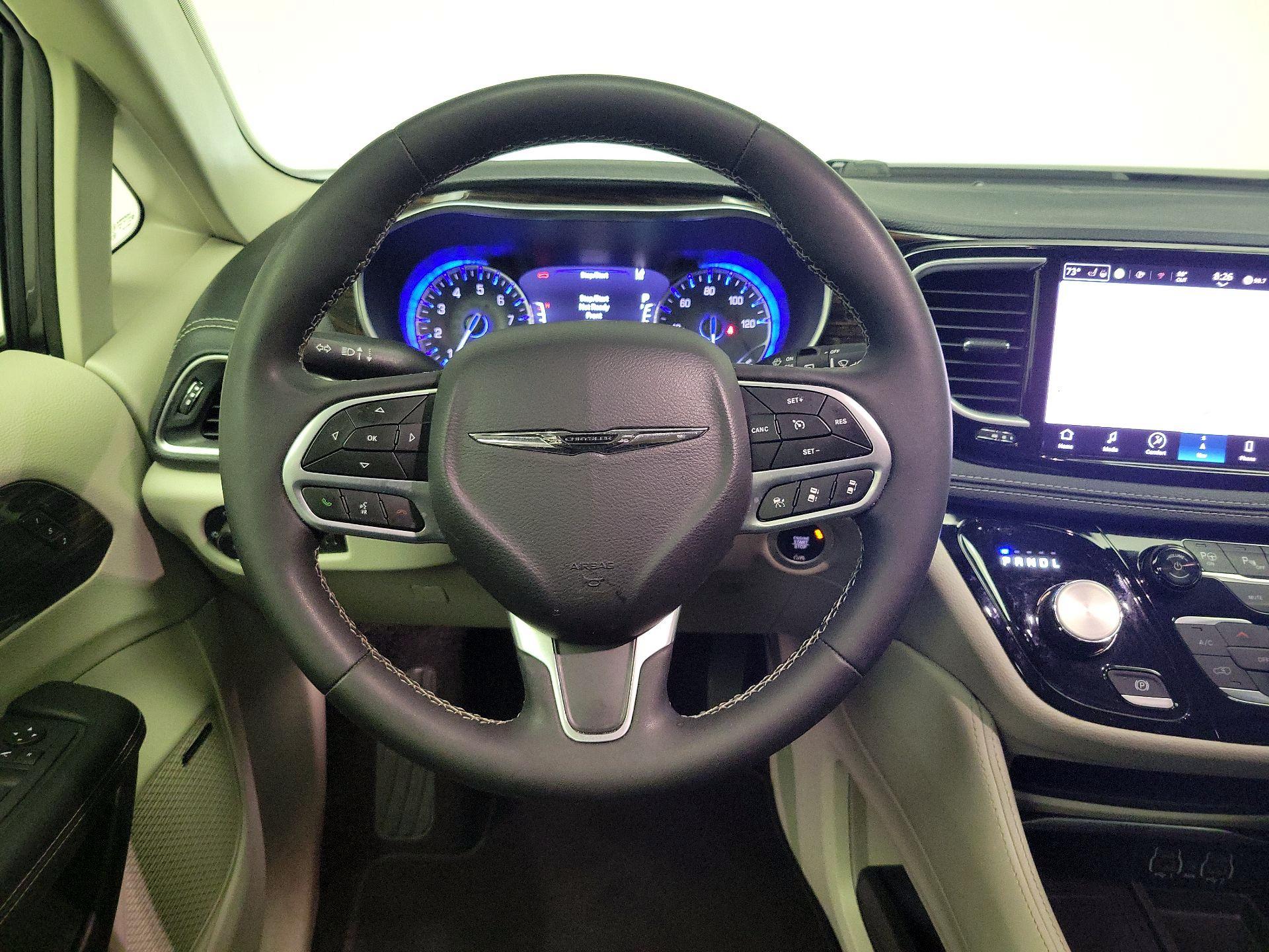 Thumbnail: 2022 Chrysler Pacifica - 10