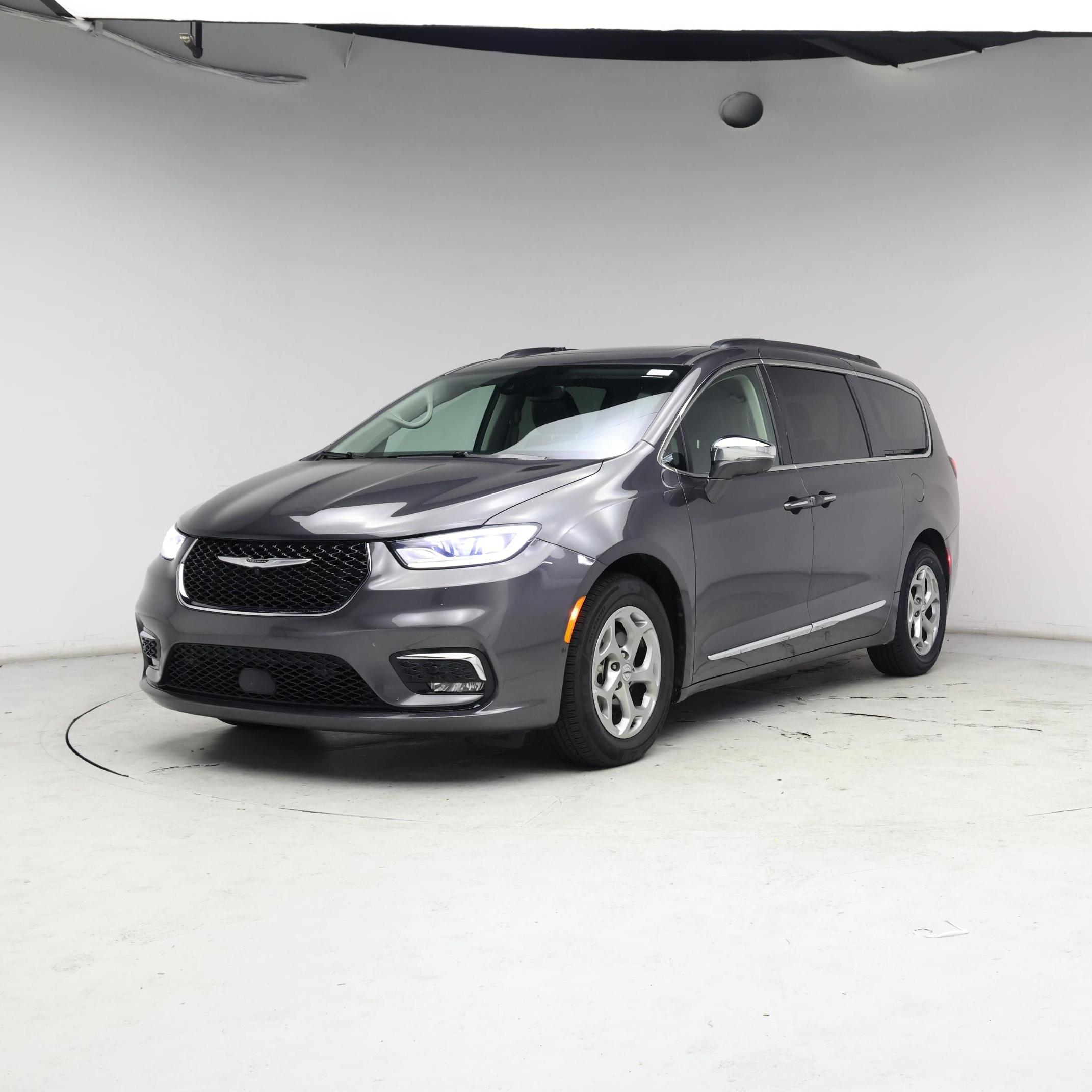 Thumbnail: 2022 Chrysler Pacifica - 4