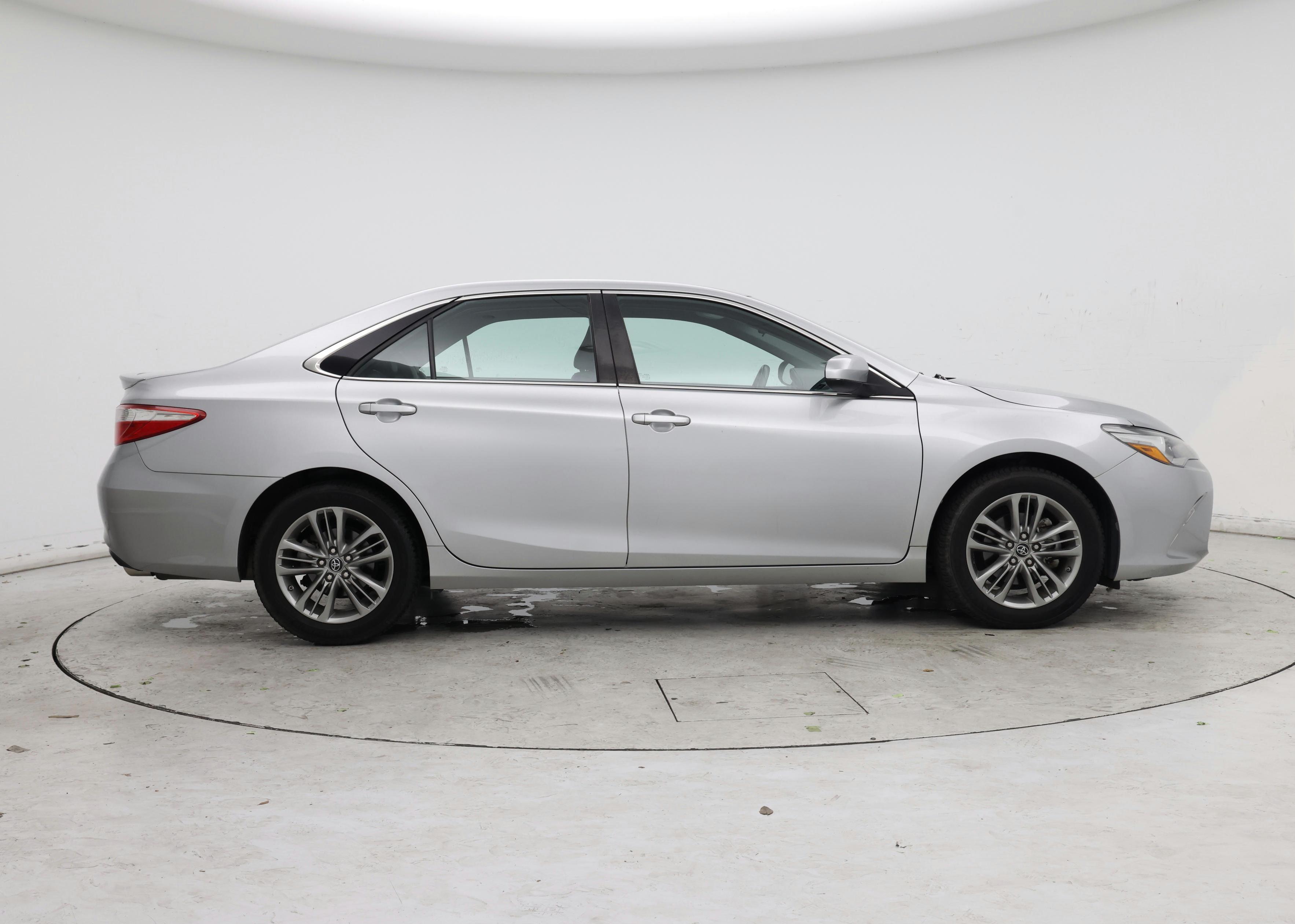 Thumbnail: 2016 Toyota Camry - 7
