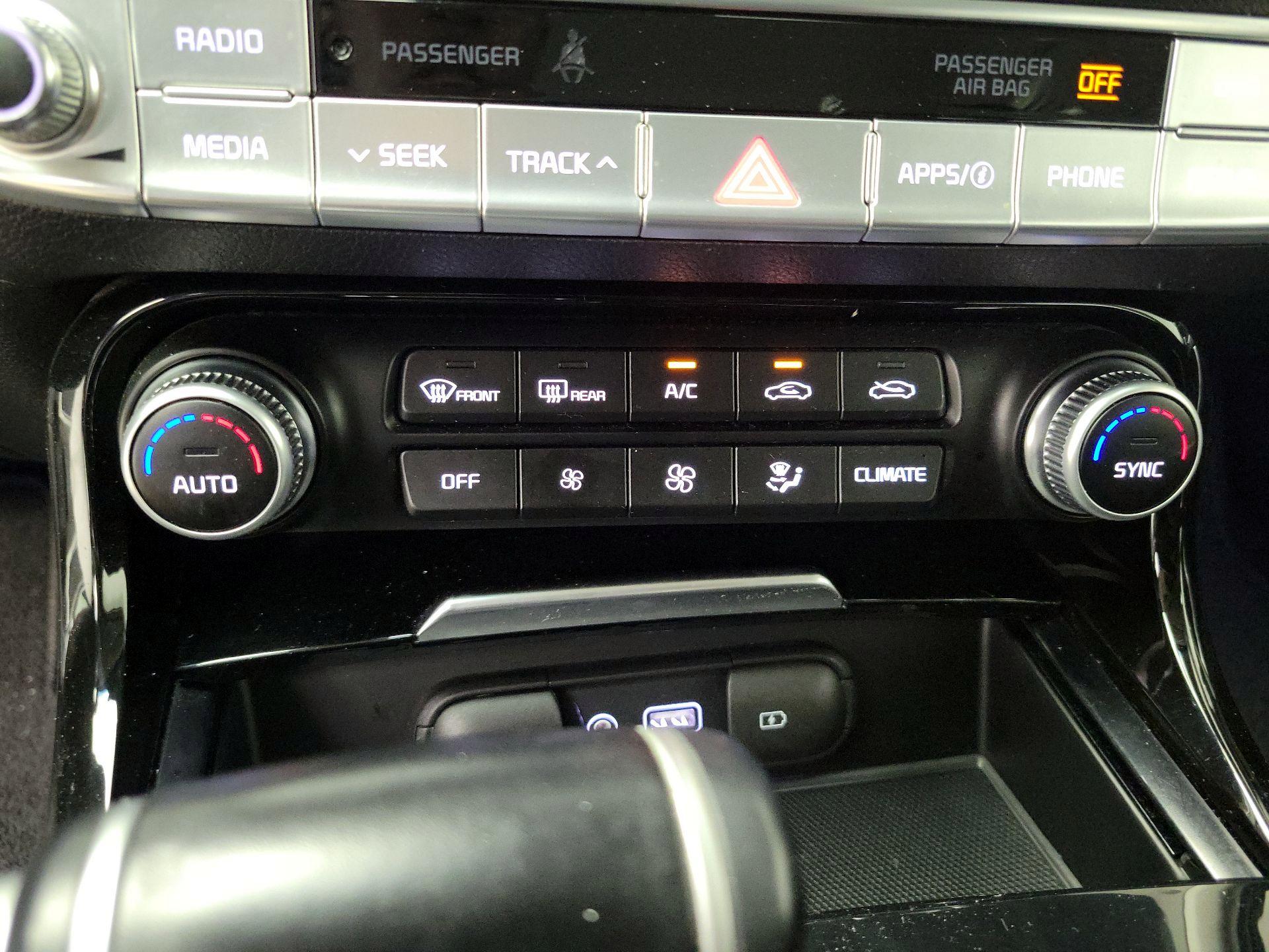 Thumbnail: 2019 Kia Stinger - 16