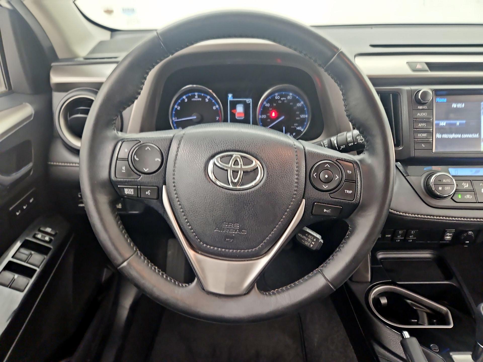 Thumbnail: 2016 Toyota RAV4 - 10