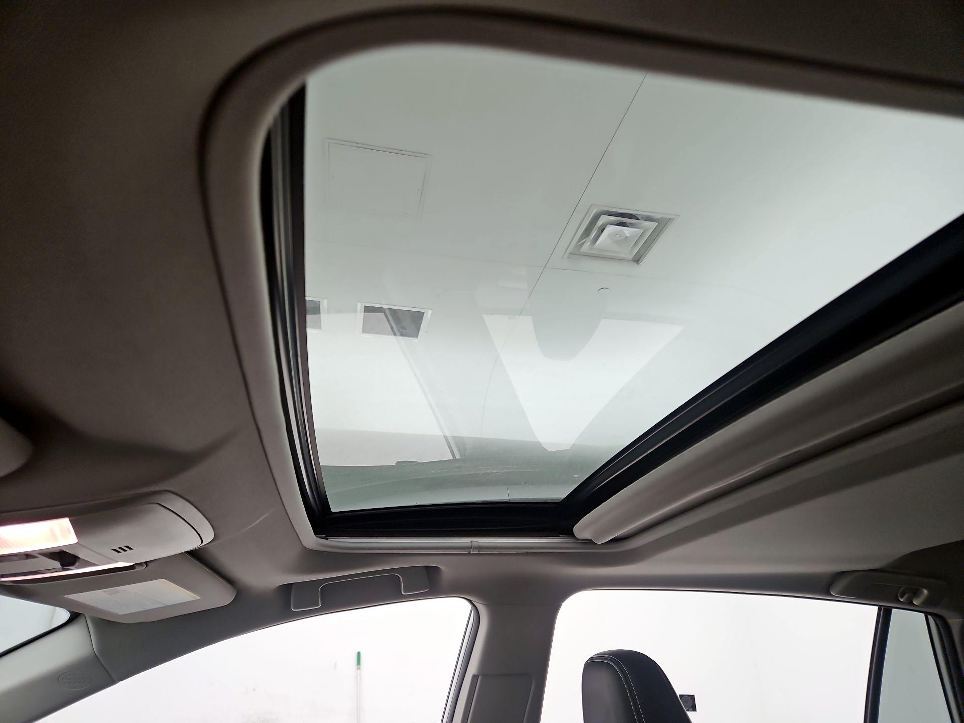 Thumbnail: 2016 Toyota RAV4 - 19