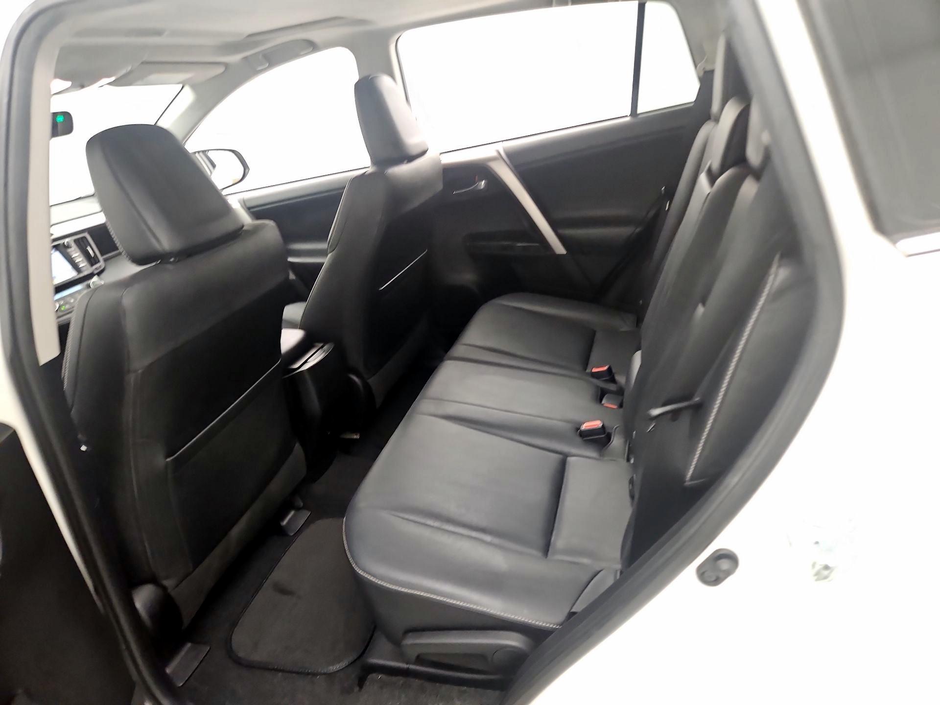 Thumbnail: 2016 Toyota RAV4 - 20