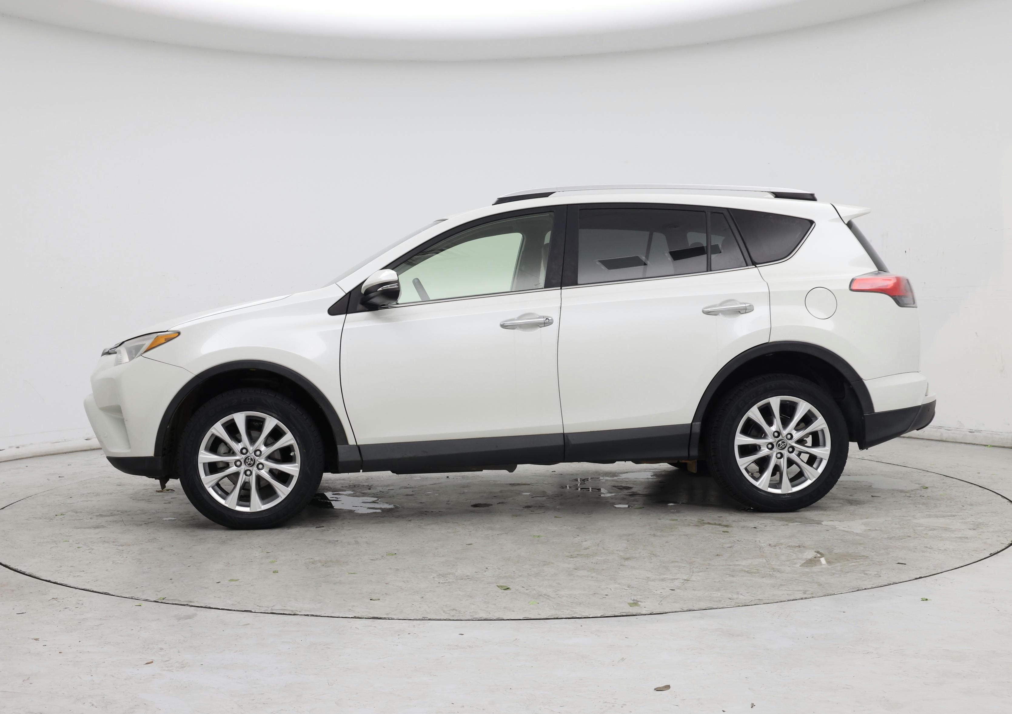Thumbnail: 2016 Toyota RAV4 - 3