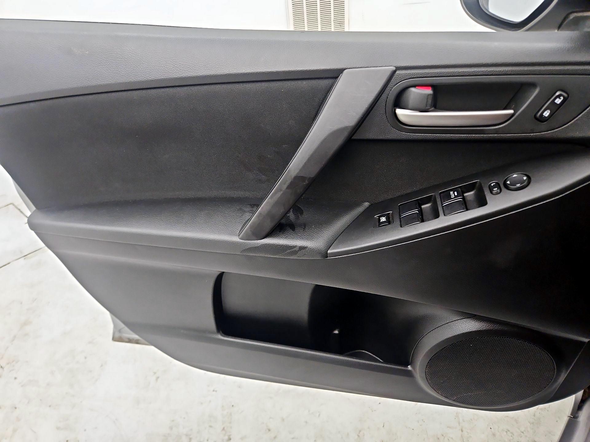 Thumbnail: 2013 Mazda Mazda3 - 12