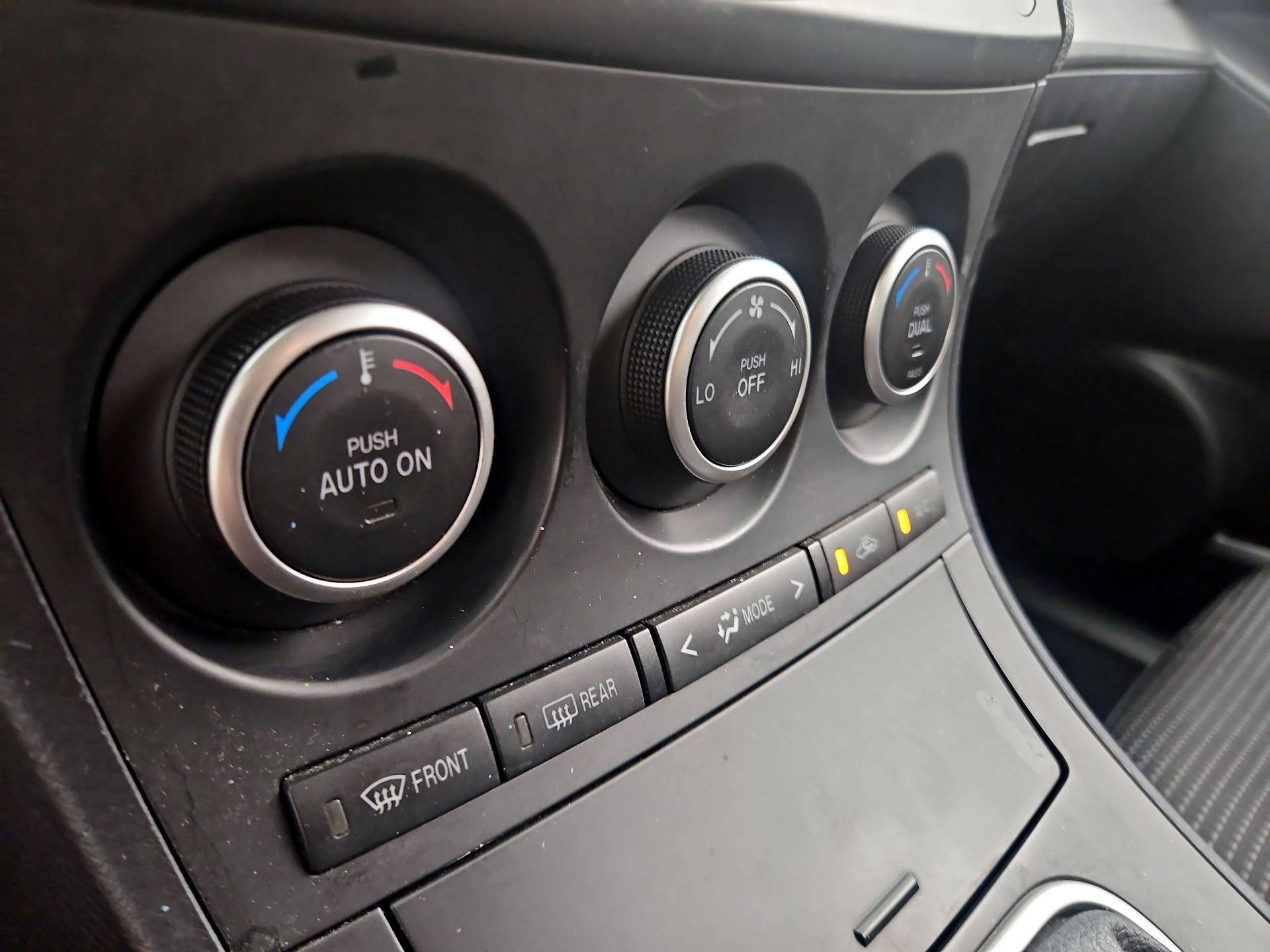 Thumbnail: 2013 Mazda Mazda3 - 15