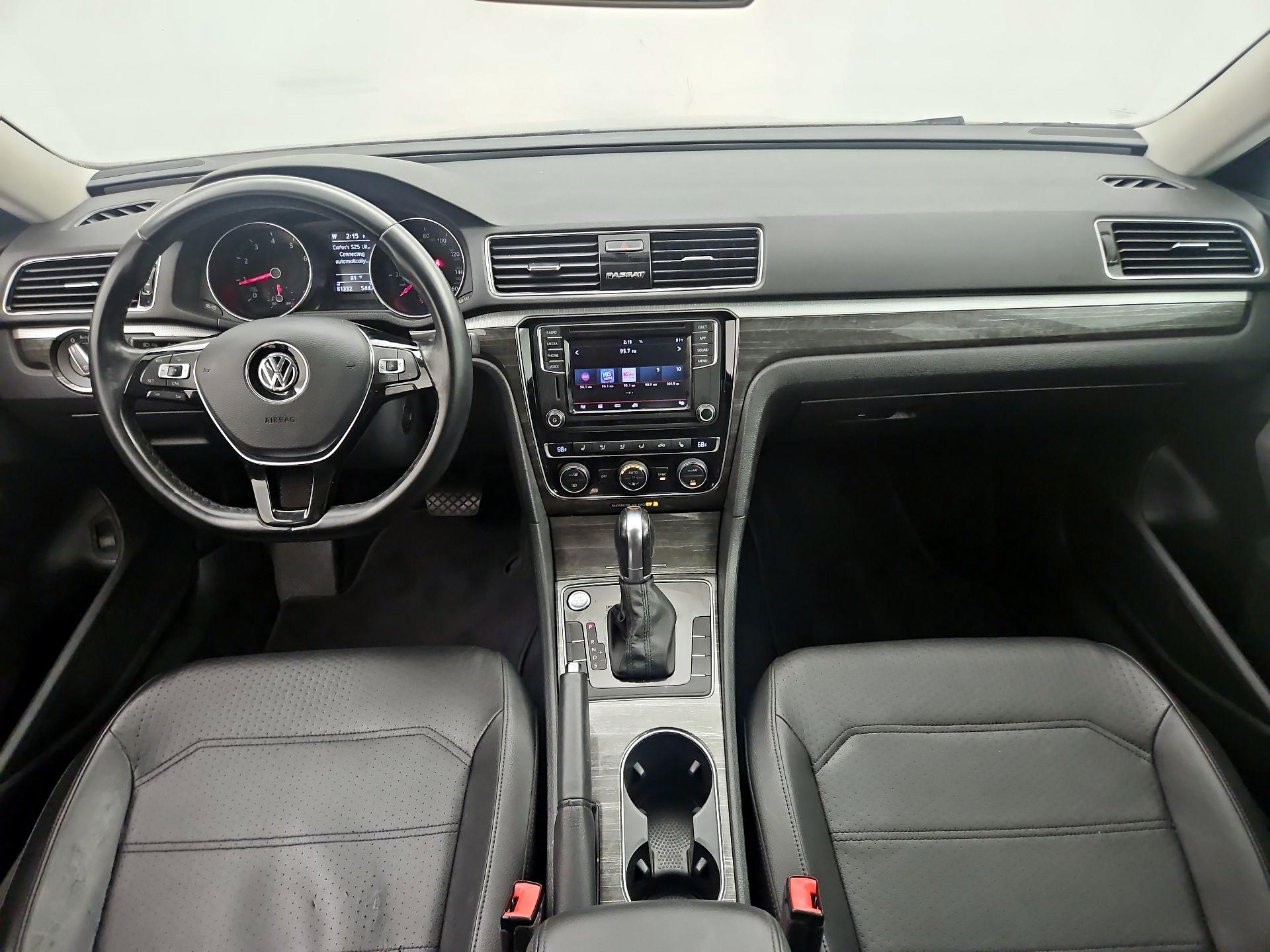 Thumbnail: 2018 Volkswagen Passat - 9
