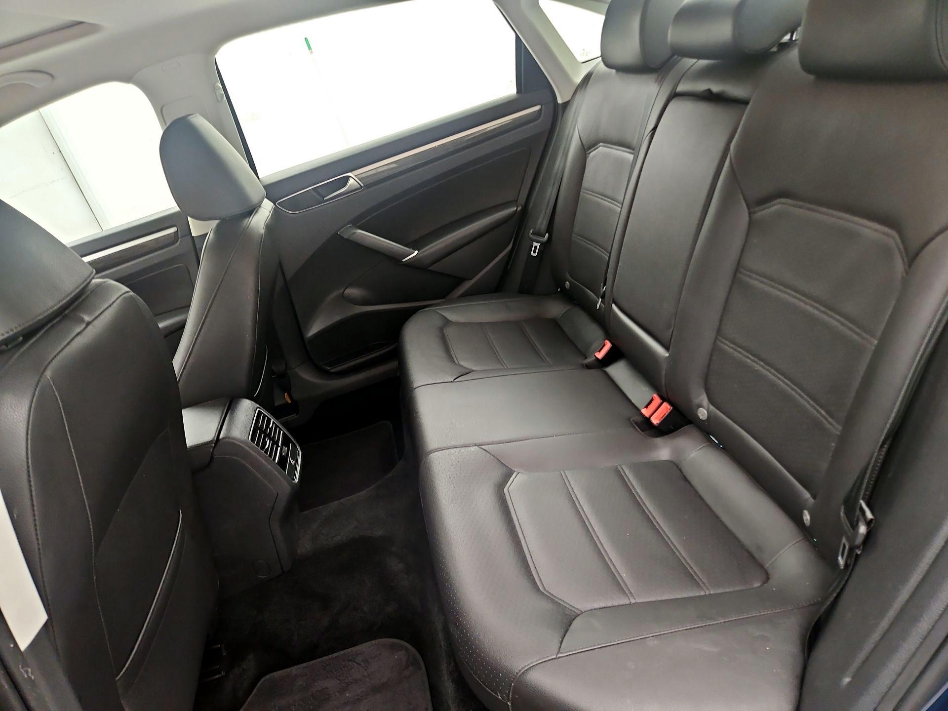 Thumbnail: 2018 Volkswagen Passat - 20