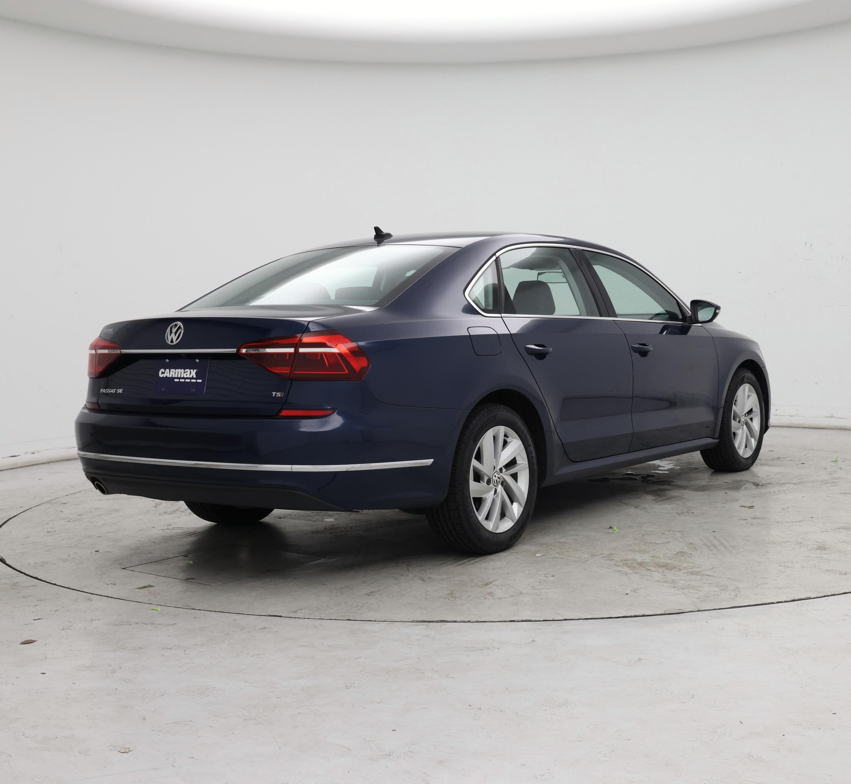 Thumbnail: 2018 Volkswagen Passat - 8