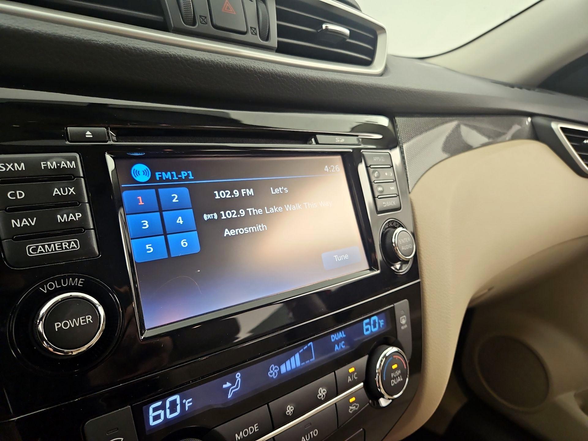 Thumbnail: 2016 Nissan Rogue - 16