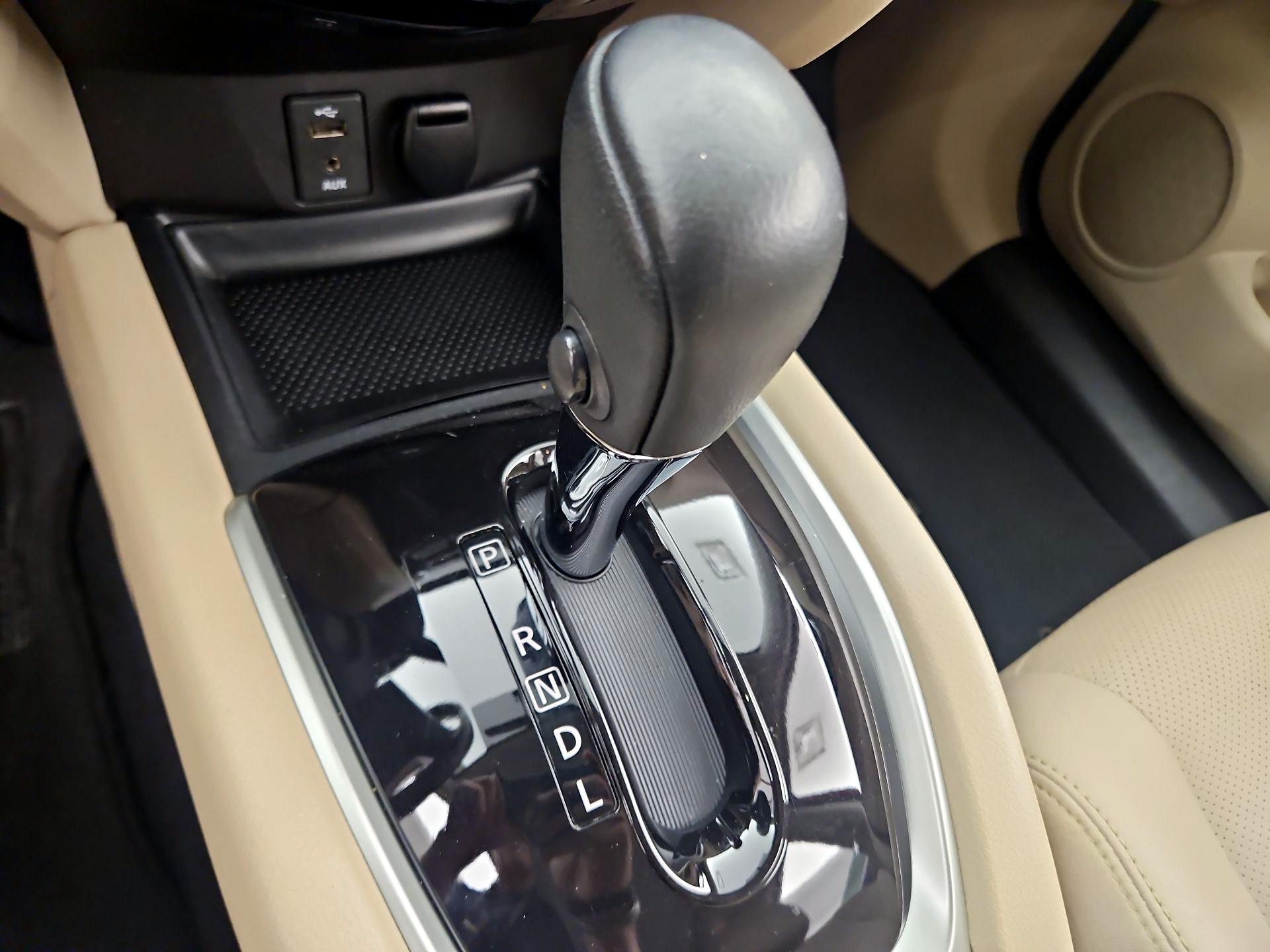 Thumbnail: 2016 Nissan Rogue - 18