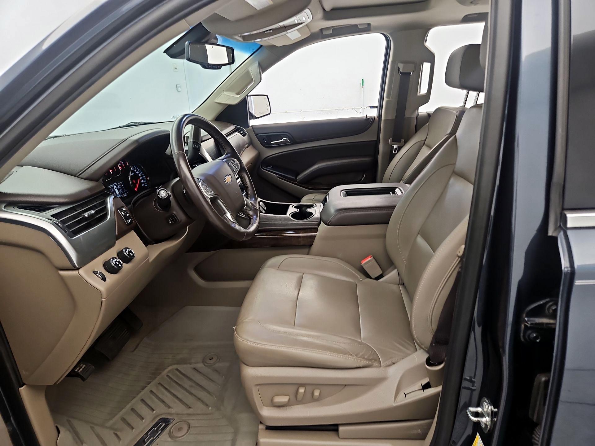 Thumbnail: 2019 Chevrolet Tahoe - 11