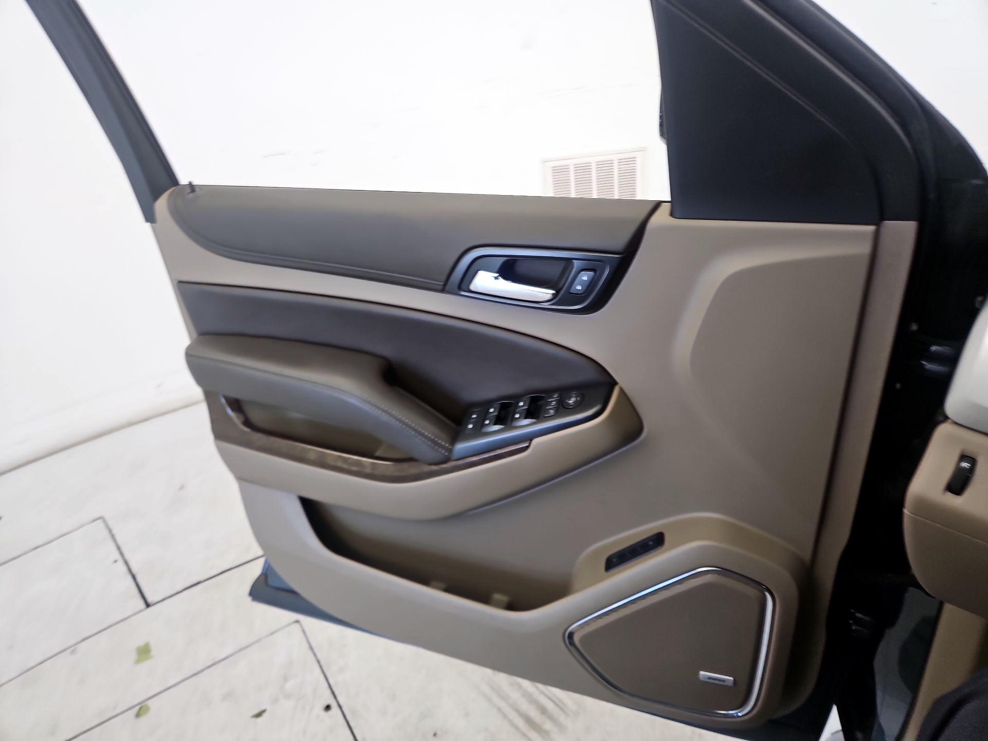 Thumbnail: 2019 Chevrolet Tahoe - 12