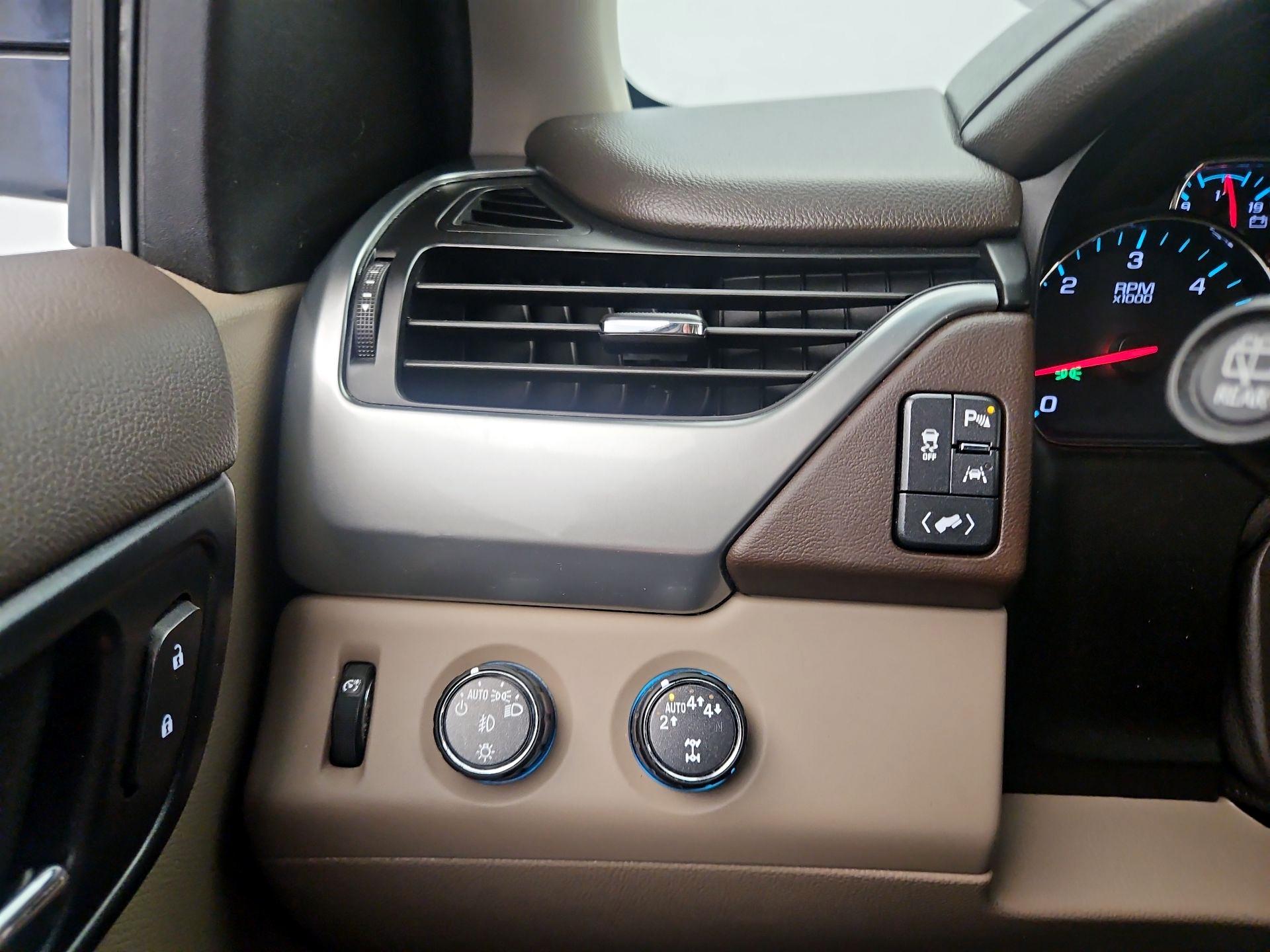 Thumbnail: 2019 Chevrolet Tahoe - 13