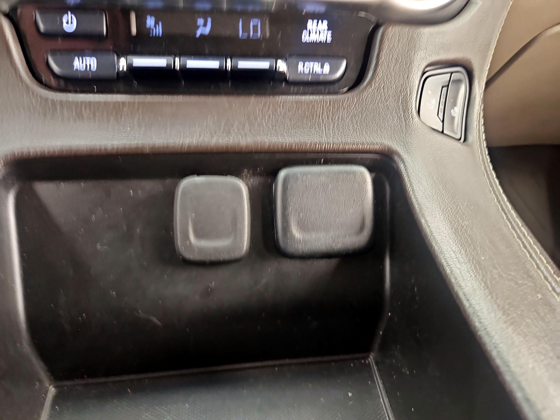 Thumbnail: 2019 Chevrolet Tahoe - 19