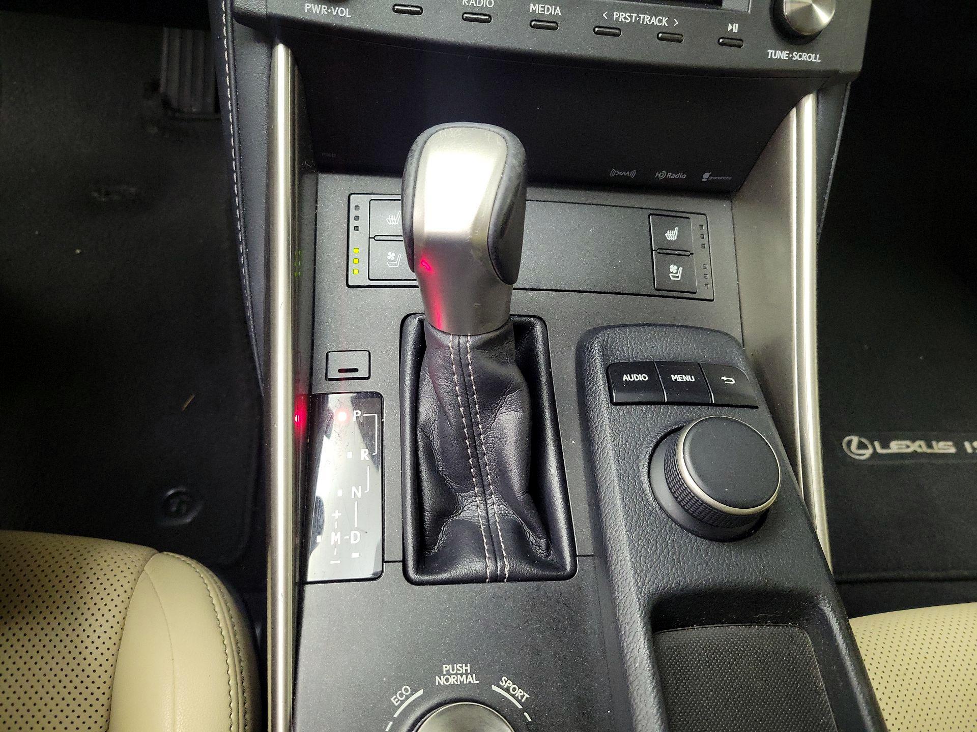 Thumbnail: 2015 Lexus IS - 17