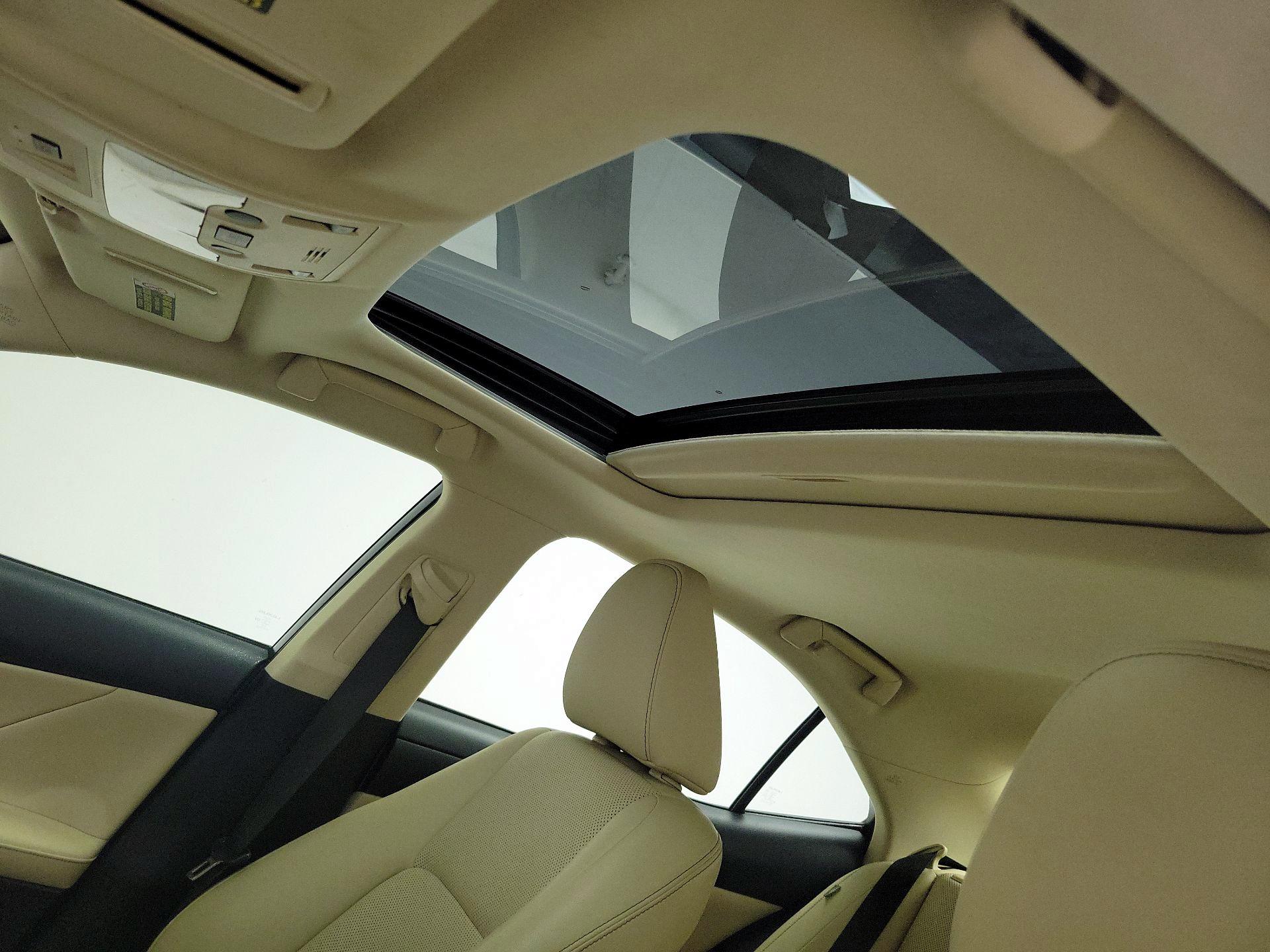 Thumbnail: 2015 Lexus IS - 19