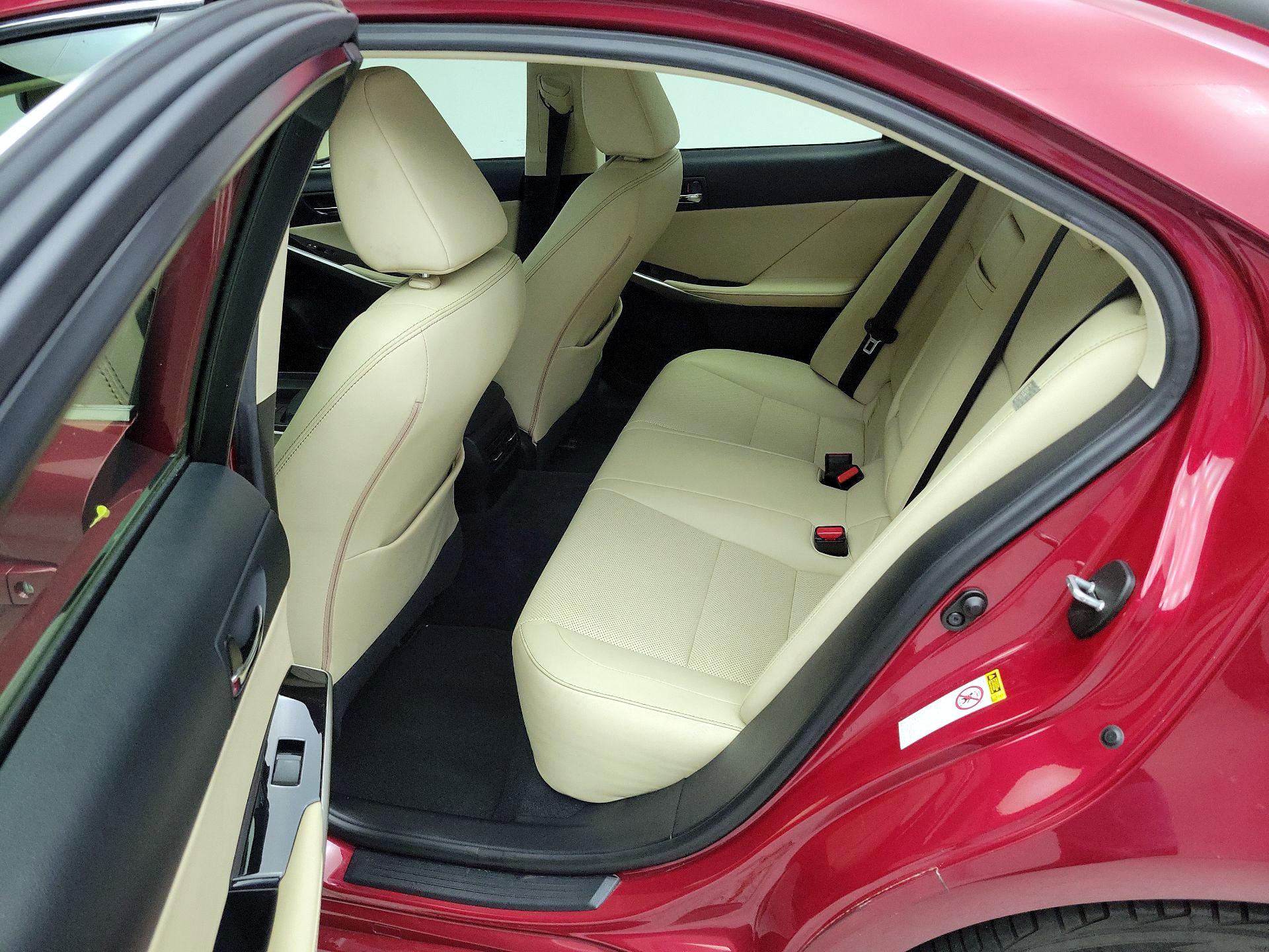 Thumbnail: 2015 Lexus IS - 20