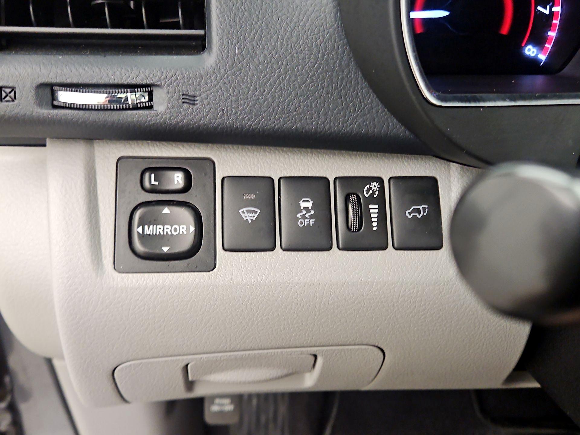 Thumbnail: 2013 Toyota Highlander - 13