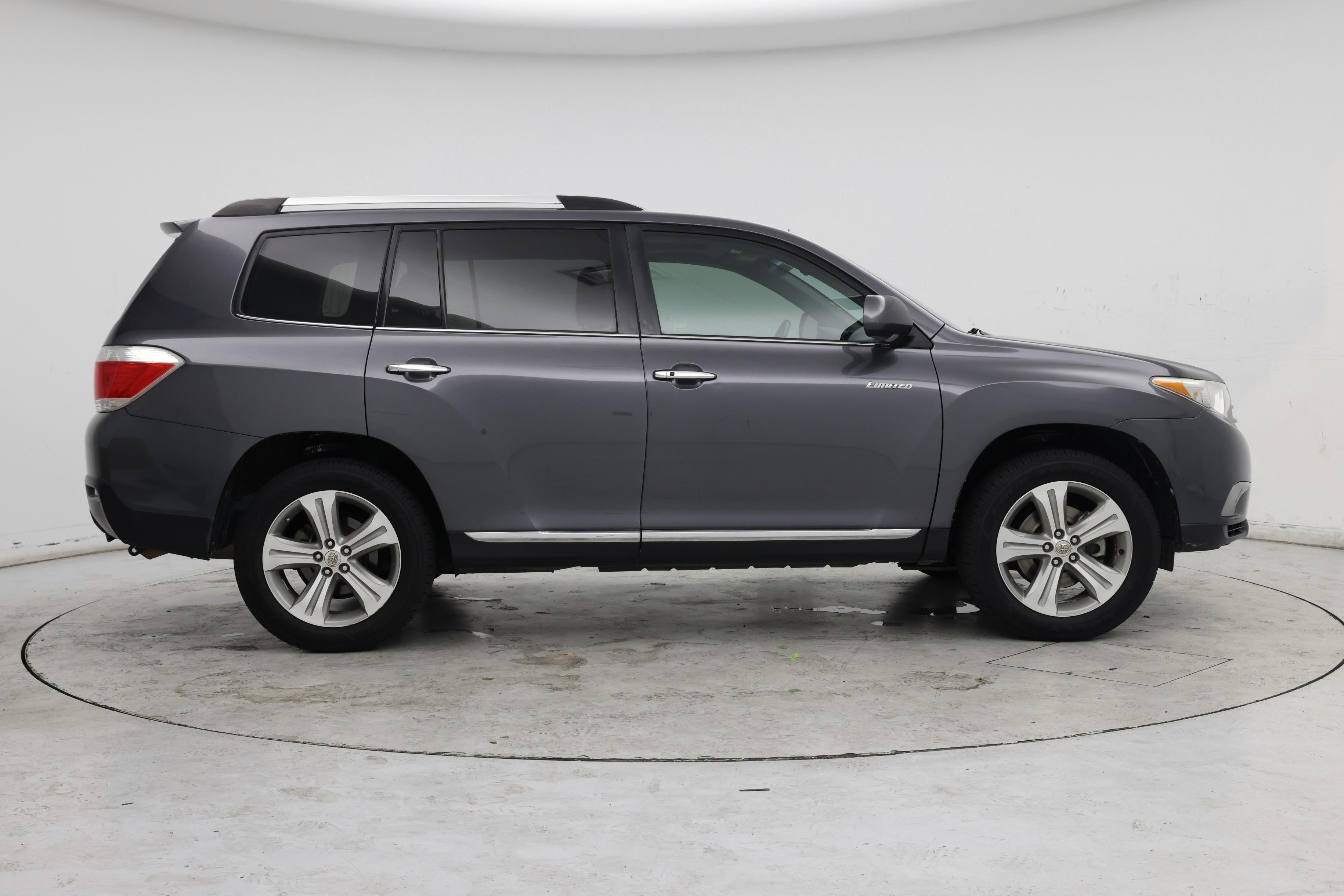 Thumbnail: 2013 Toyota Highlander - 7