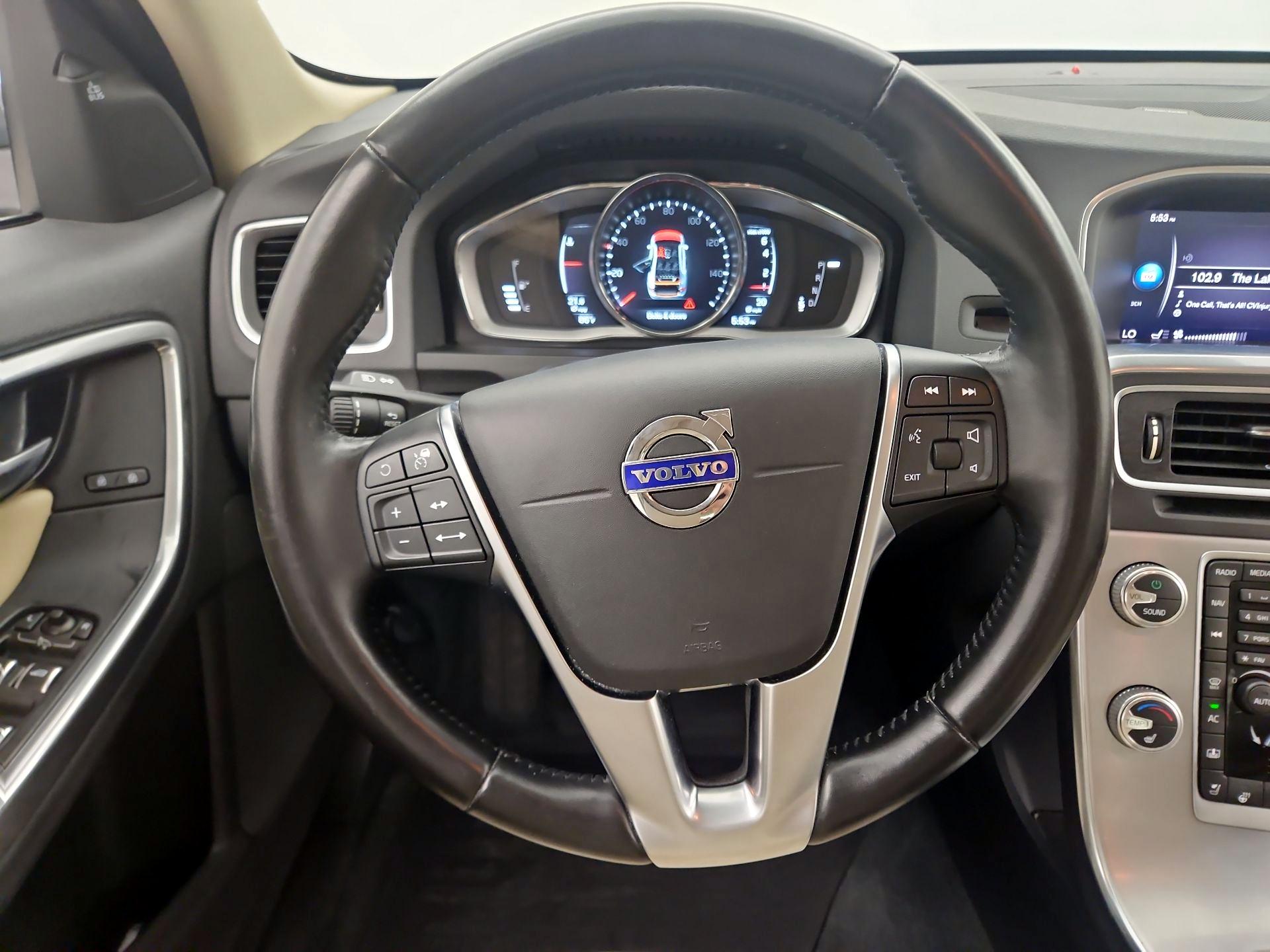 Thumbnail: 2018 Volvo S60 - 10