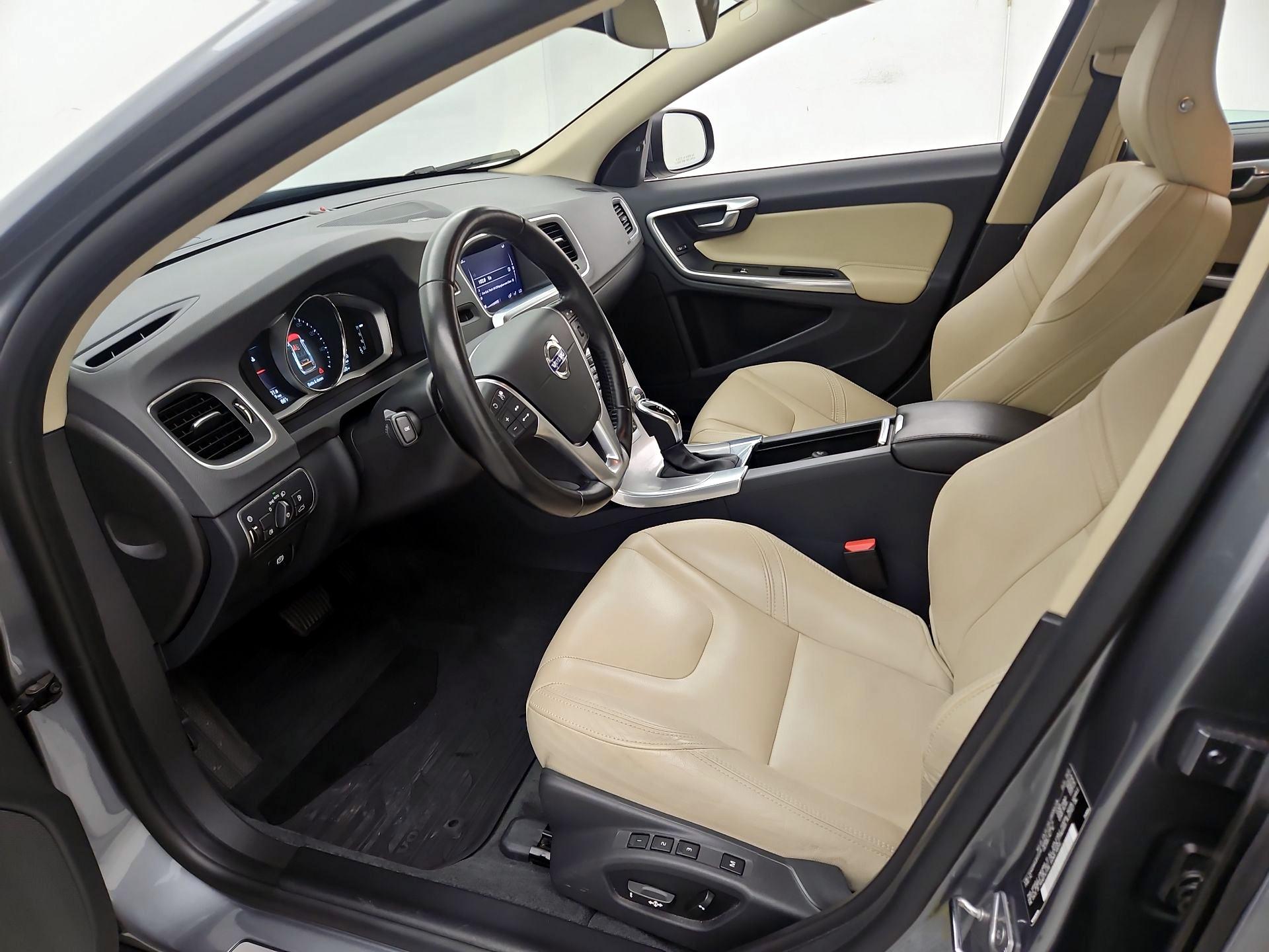 Thumbnail: 2018 Volvo S60 - 11