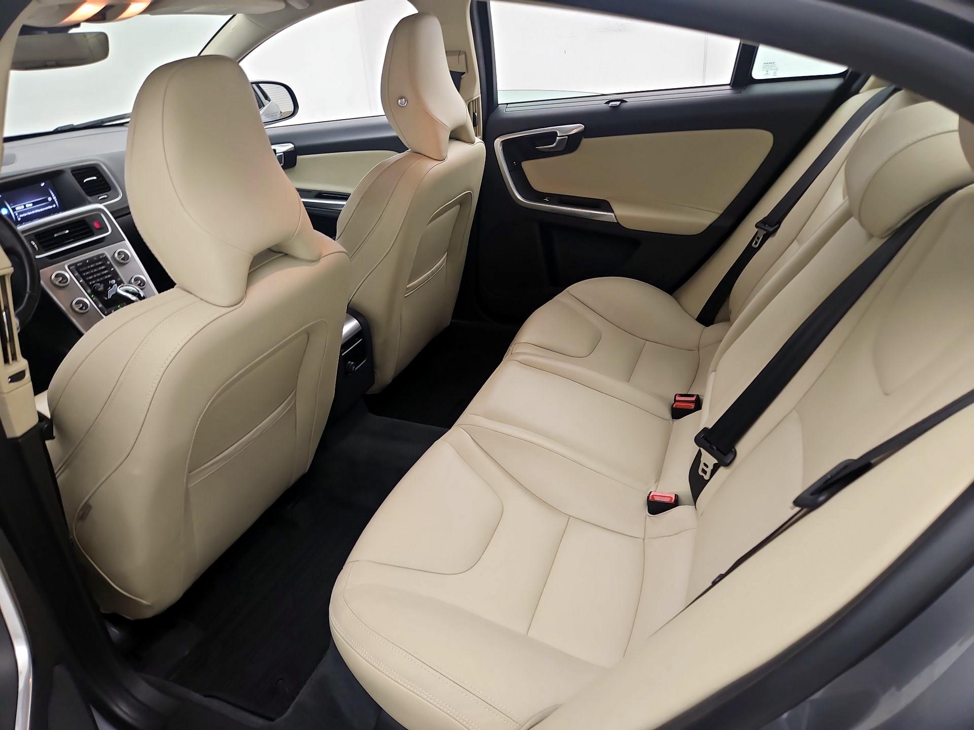 Thumbnail: 2018 Volvo S60 - 20