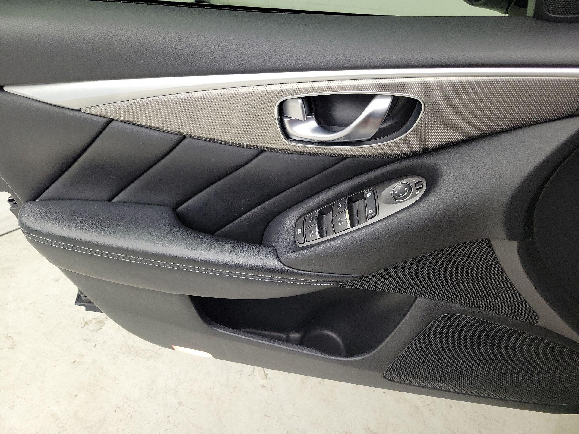 Thumbnail: 2014 INFINITI Q50 - 12