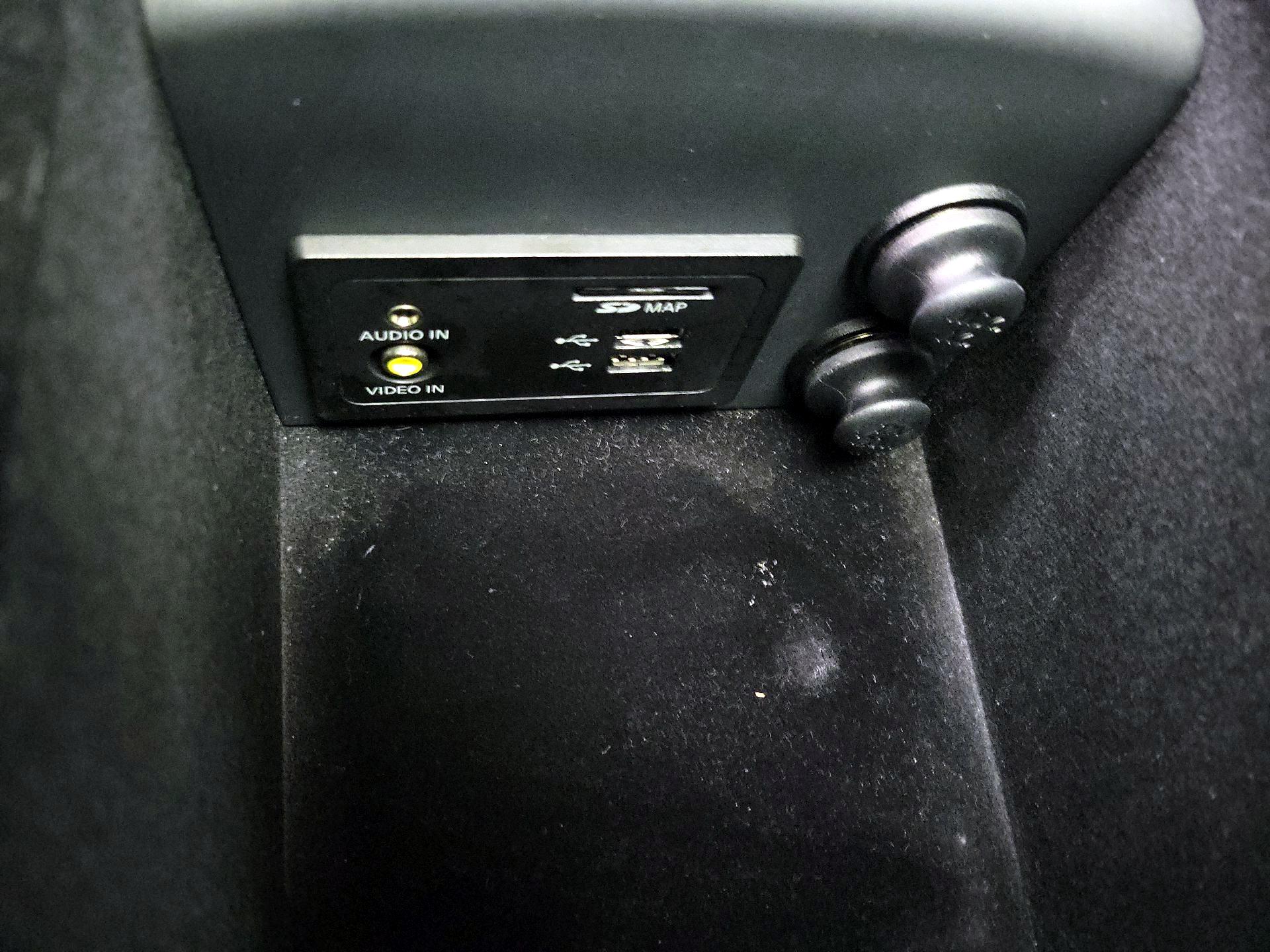Thumbnail: 2014 INFINITI Q50 - 19