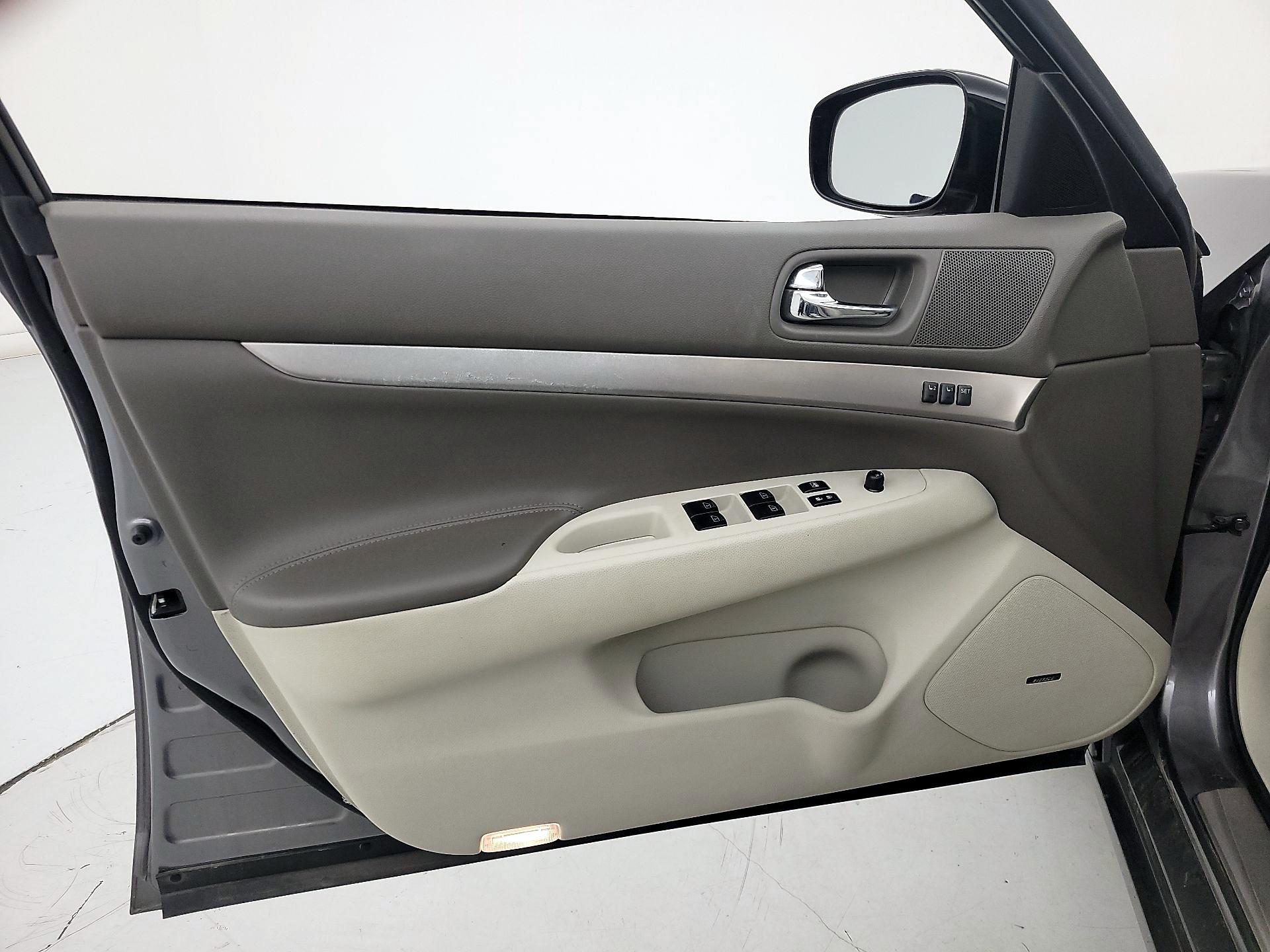 Thumbnail: 2013 INFINITI G37 - 12