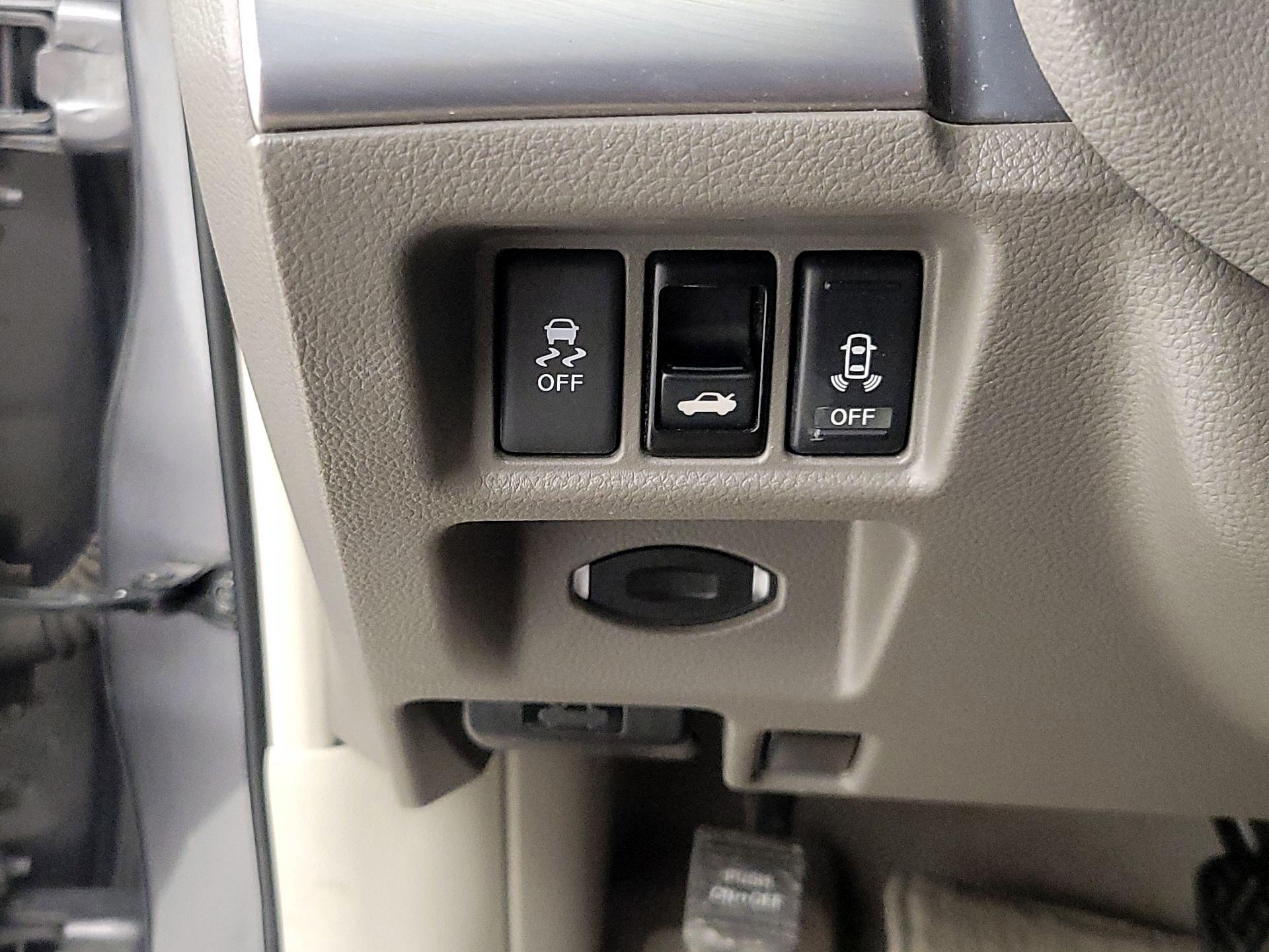 Thumbnail: 2013 INFINITI G37 - 13