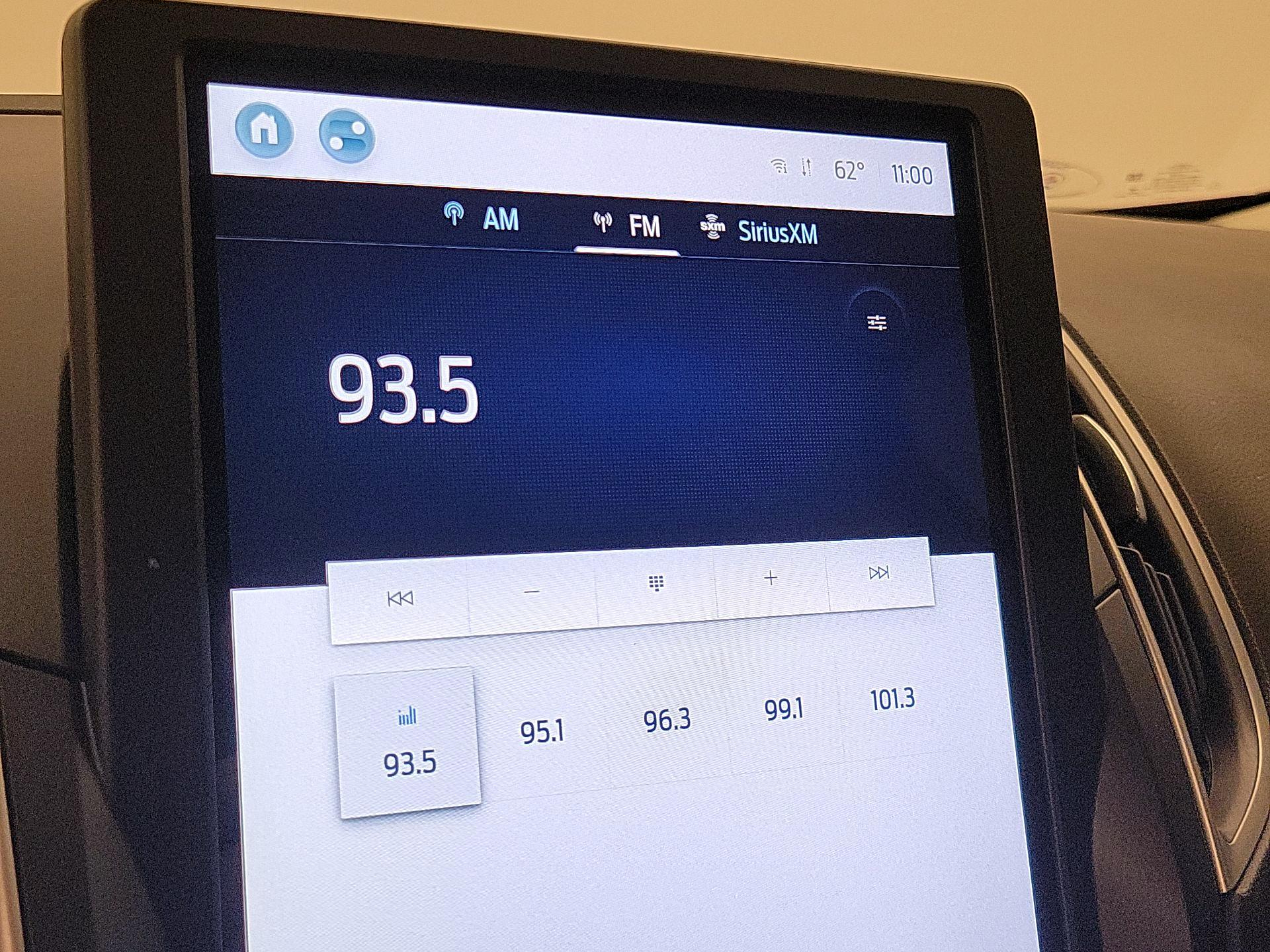 Thumbnail: 2021 Ford Edge - 15